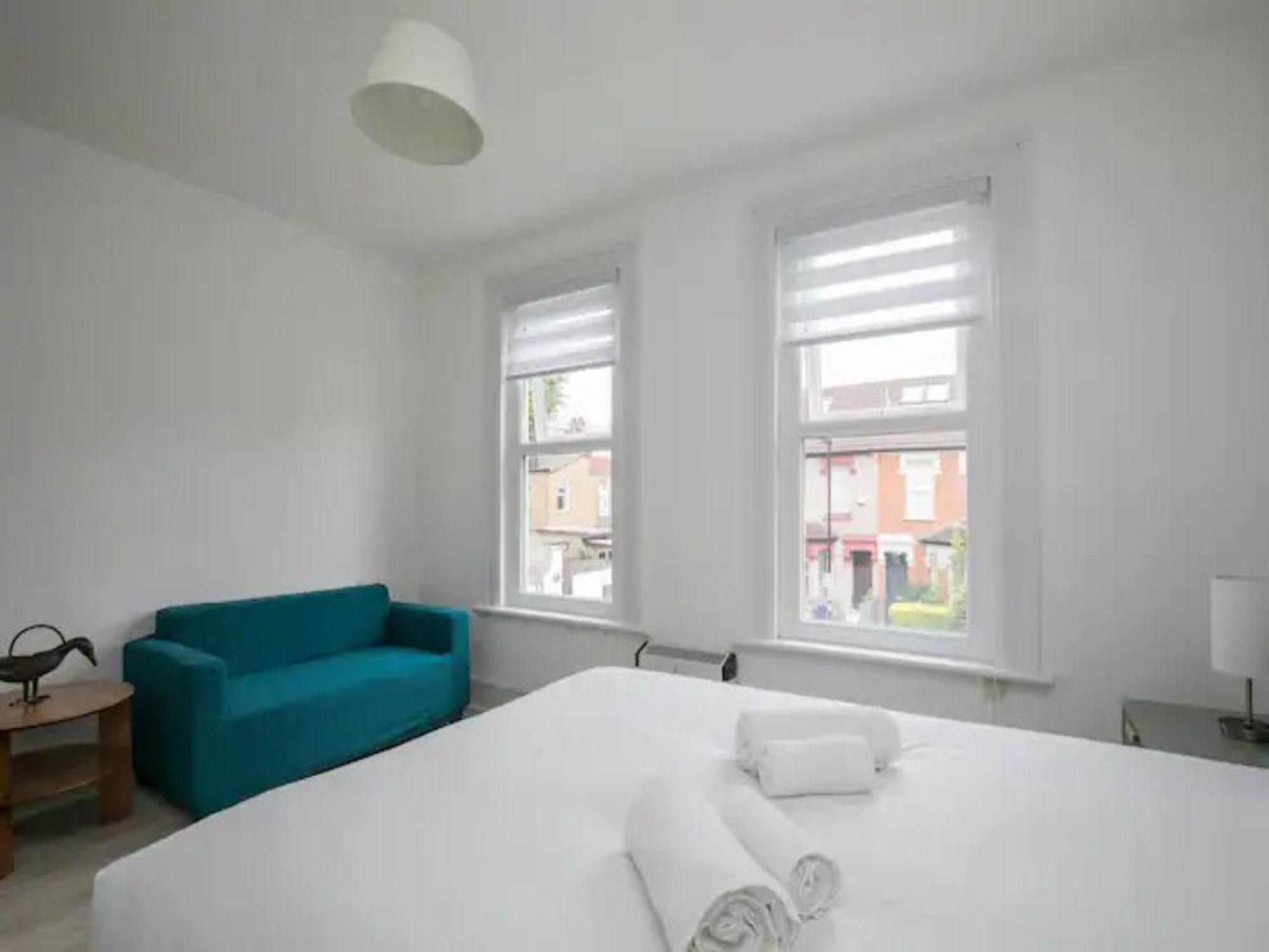 Cozy West London Stay, Explore & Relax in Style!