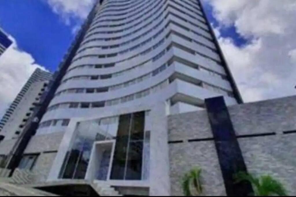 Lugar Aconchegante e Central a 1.200mts do Busto de Tamandaré