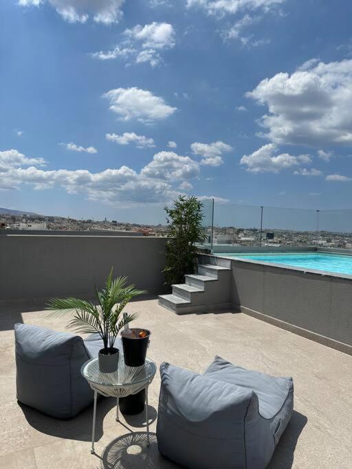 Luxury Maisonette with Shared Pool