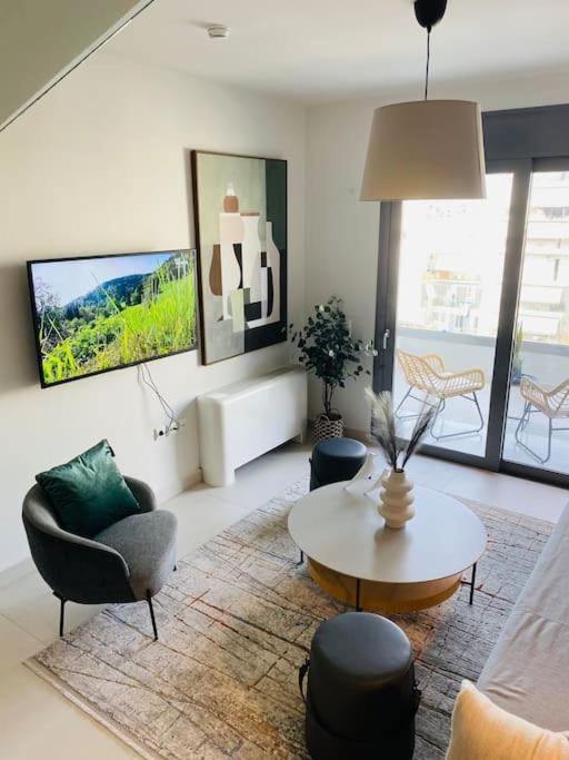 Luxury Maisonette with Shared Pool