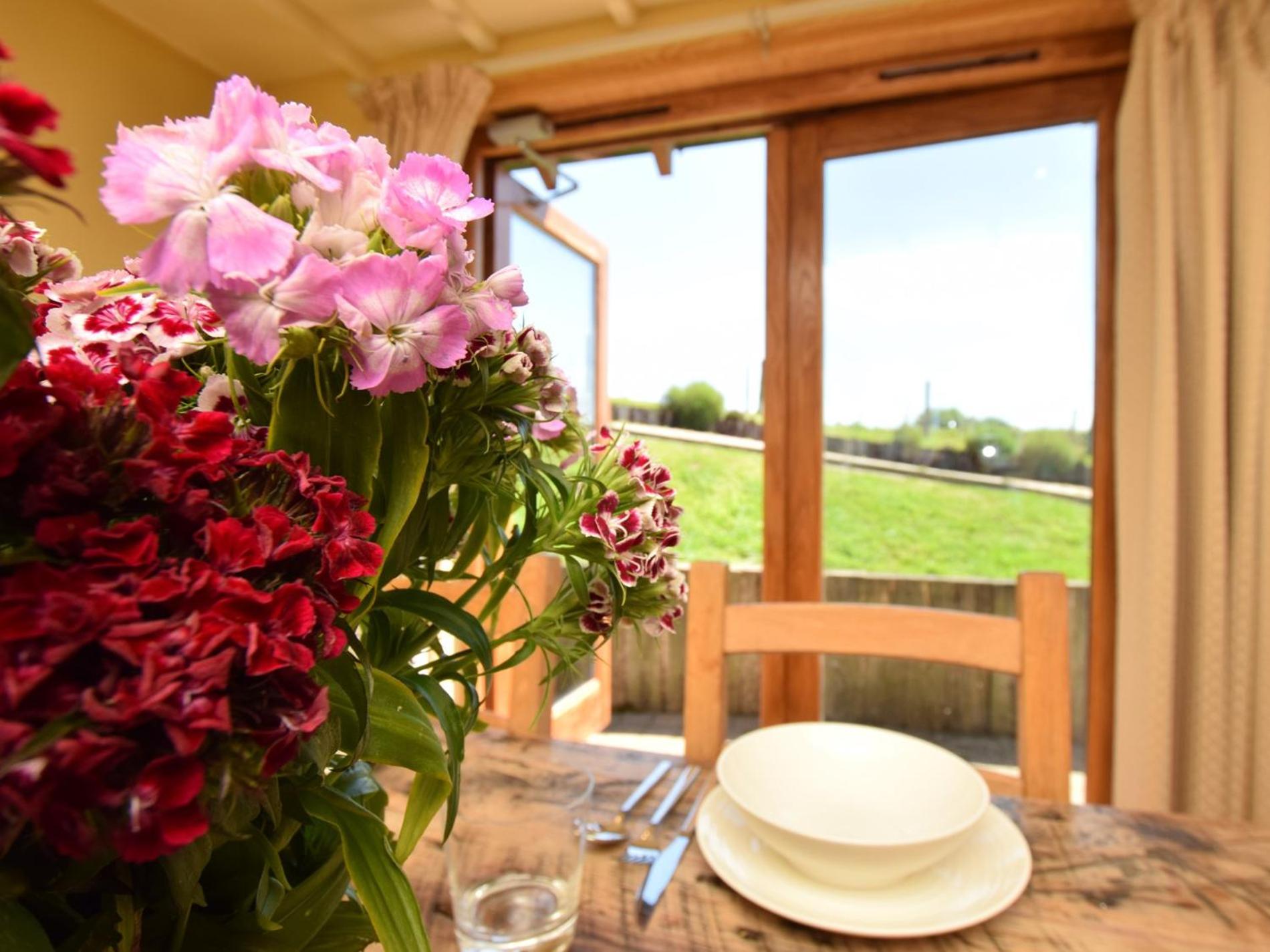2 Bed in Barnstaple oc-gcows view 4