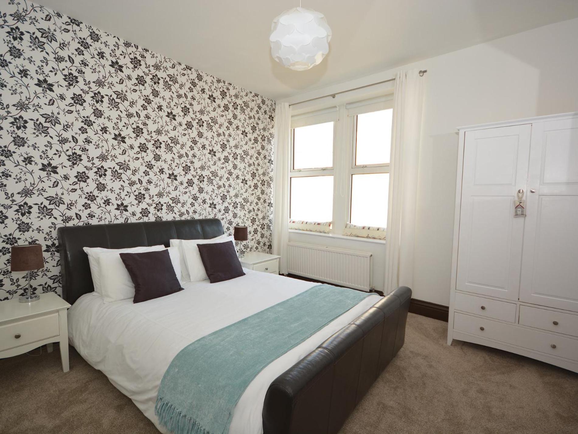 2 Bed in Bideford oc-3gabl view 4