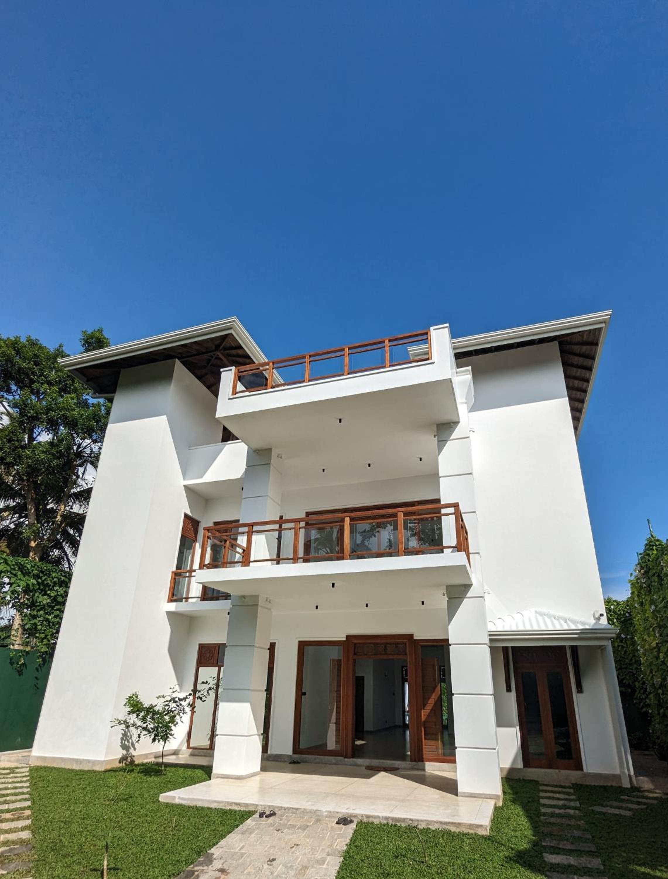 LoSu Polhena view 4