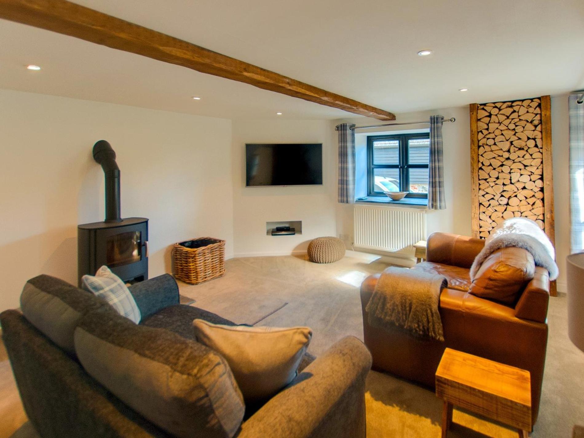 2 Bed in Godshill oc-ic149 view 3