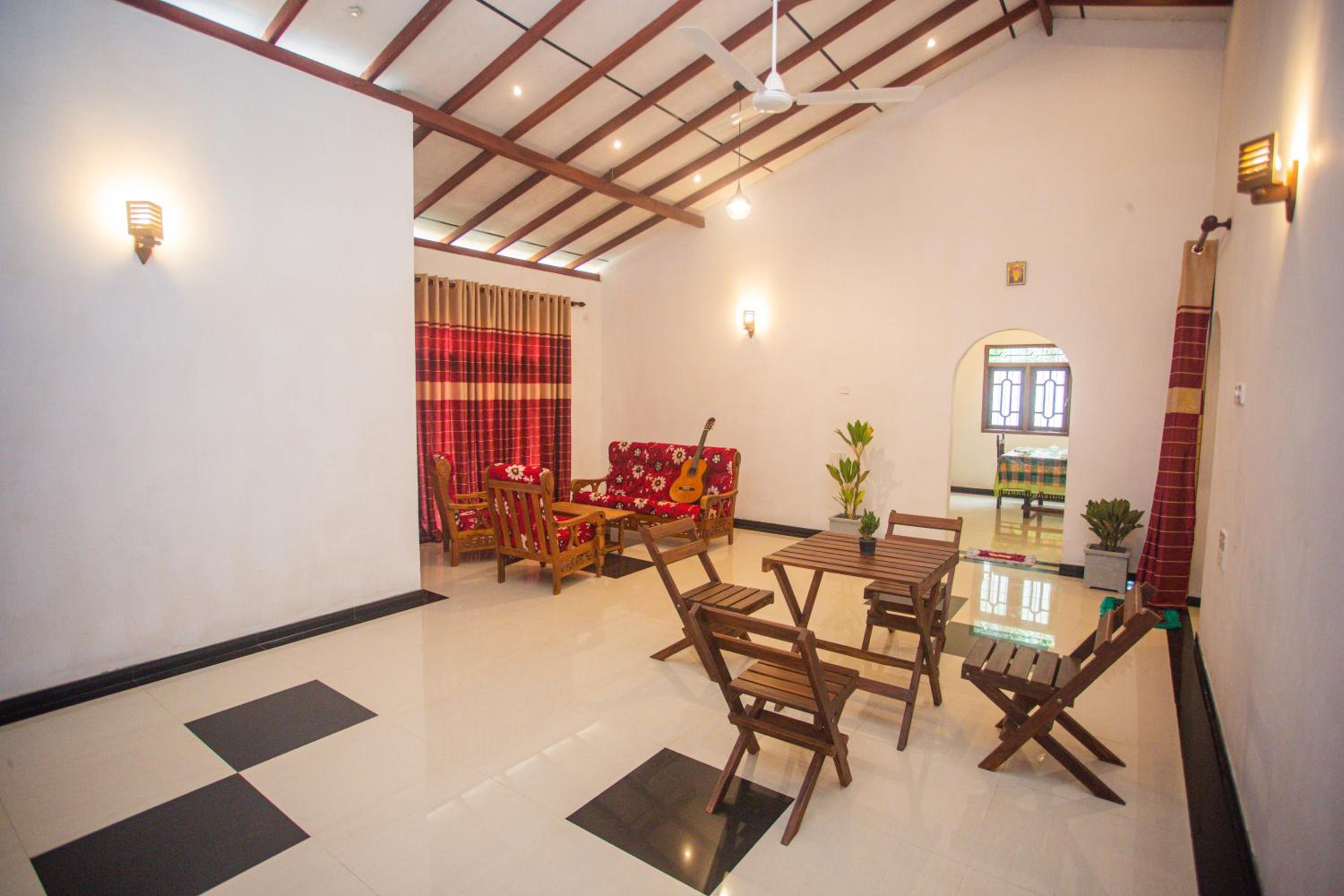 HIKKA LAK RAN VILLA