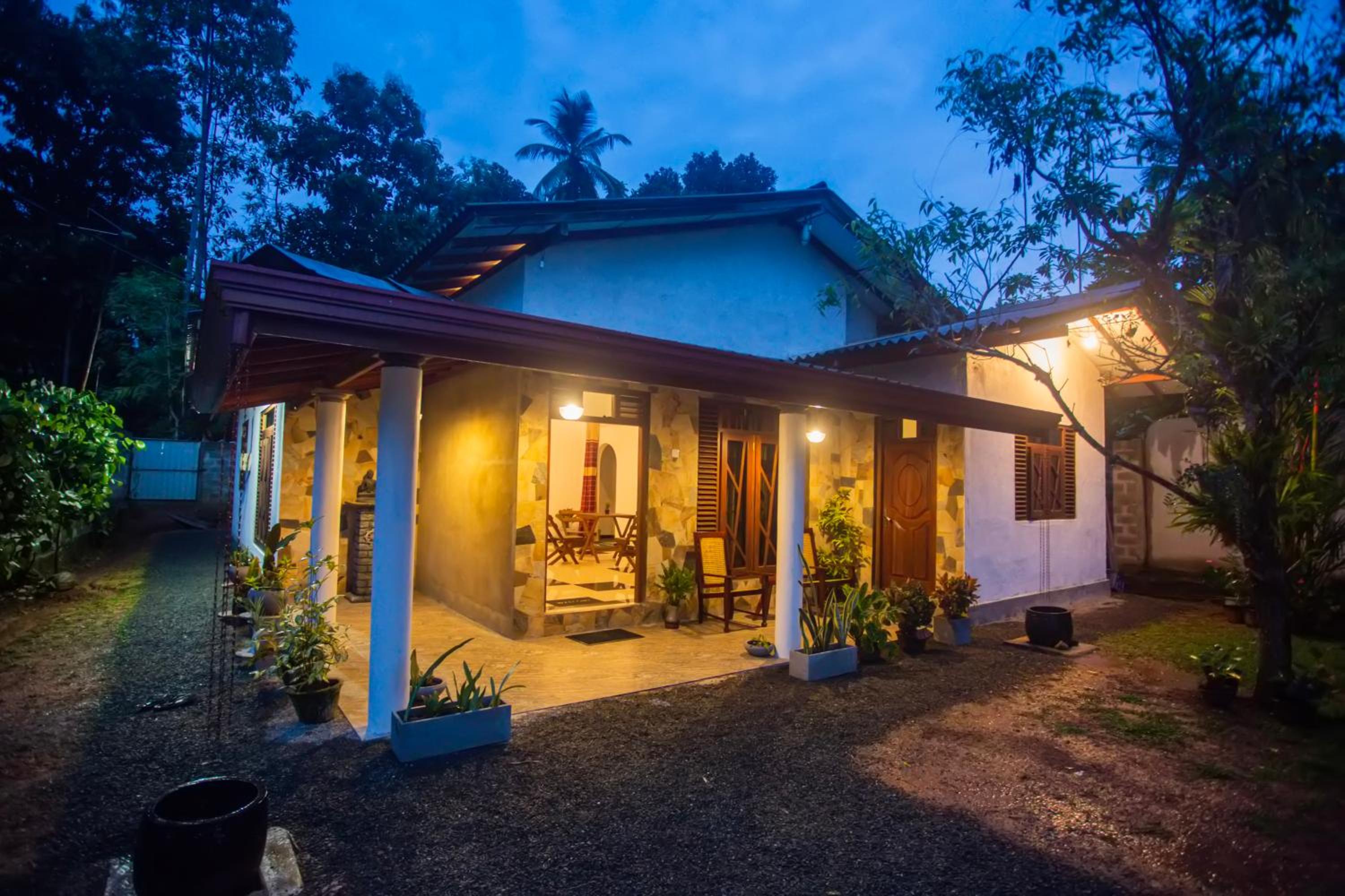 HIKKA LAK RAN VILLA