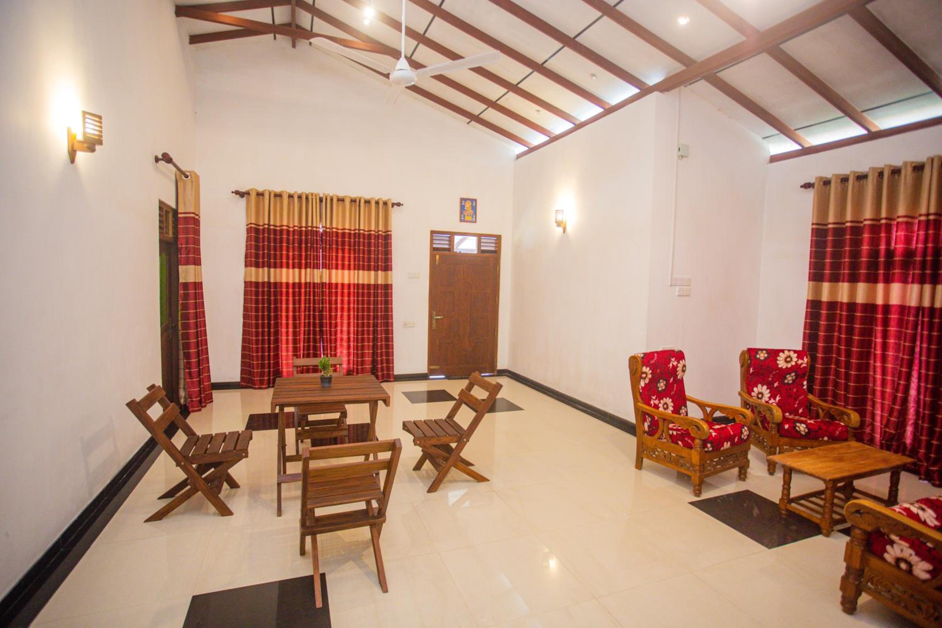 HIKKA LAK RAN VILLA