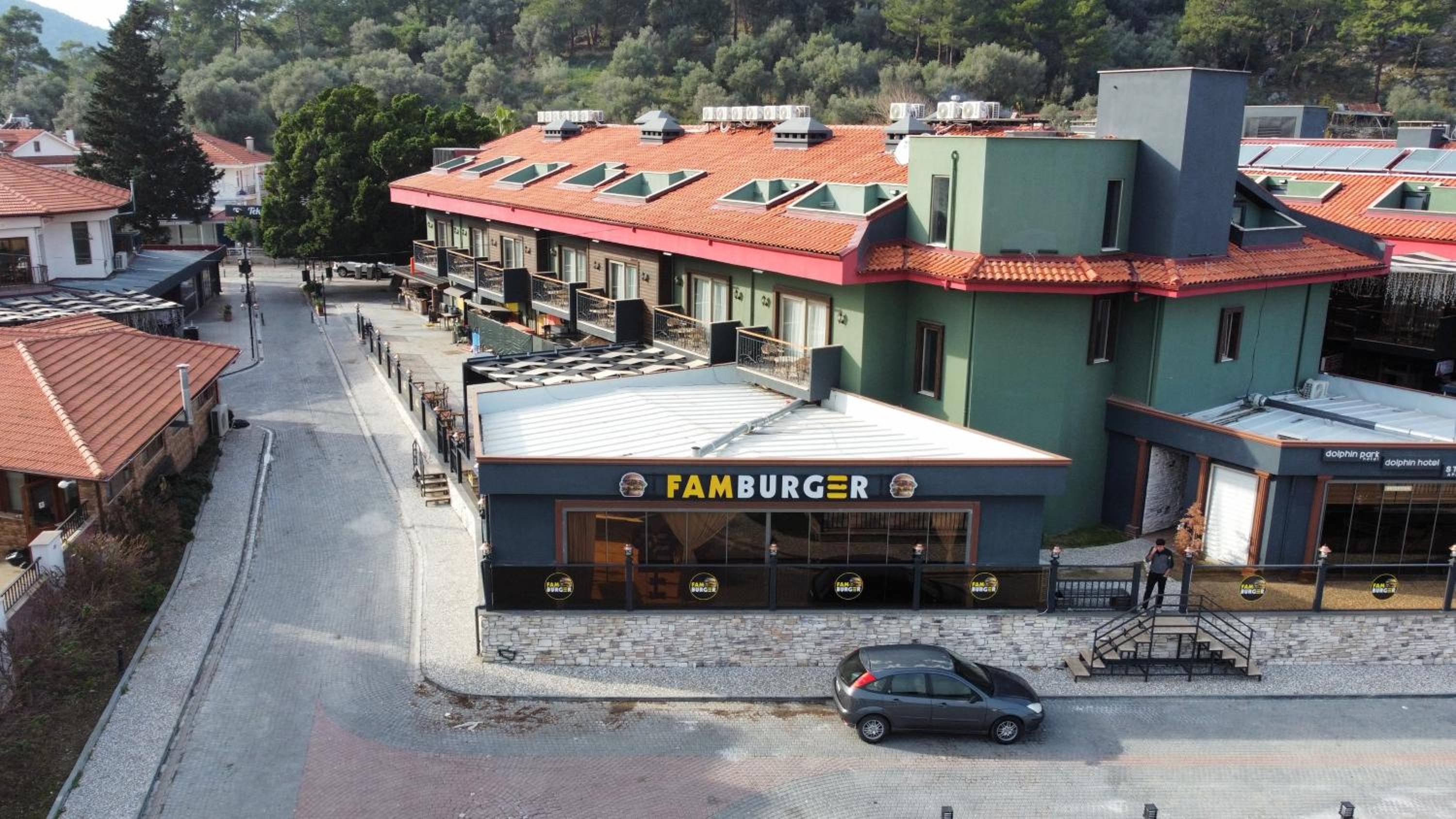 Hotel Dolphin Park Hotel - Image 1