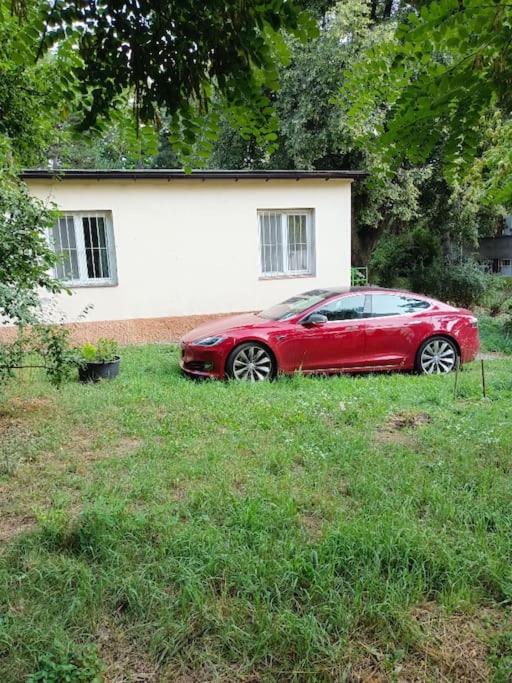 Lovely room and free parking
