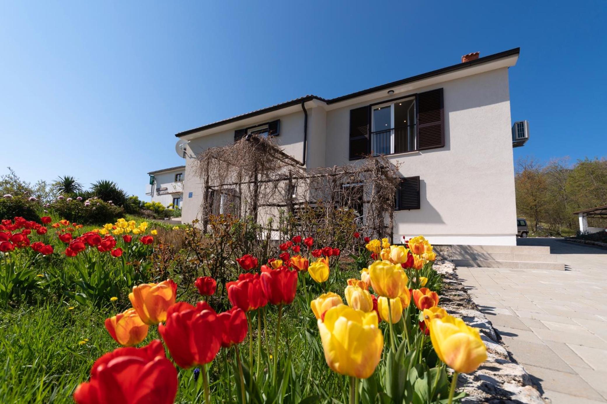 Villa Tulipa by Briskva view 5