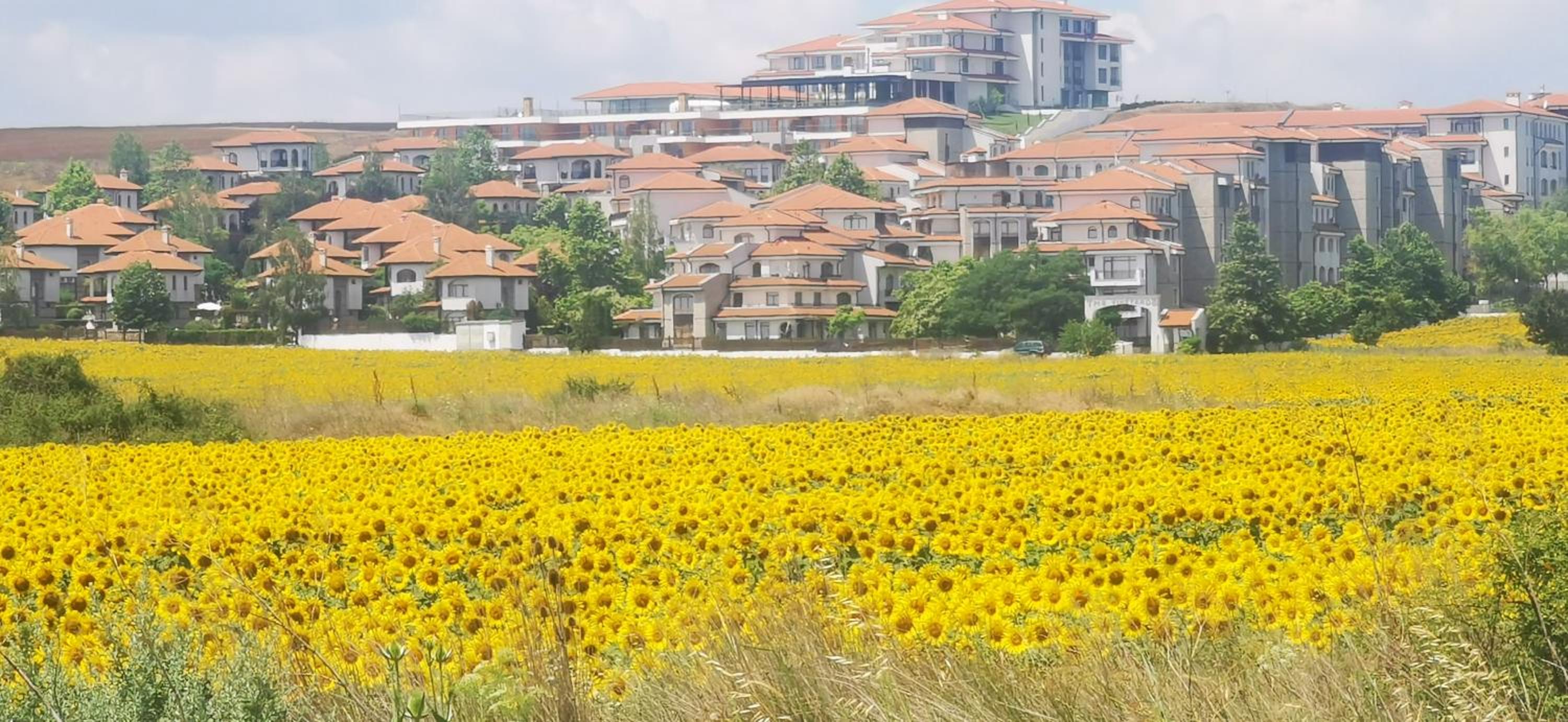 2 Bedrooms, 2 Bathrooms with Seaview, 2 Balconis, 2 Terraces