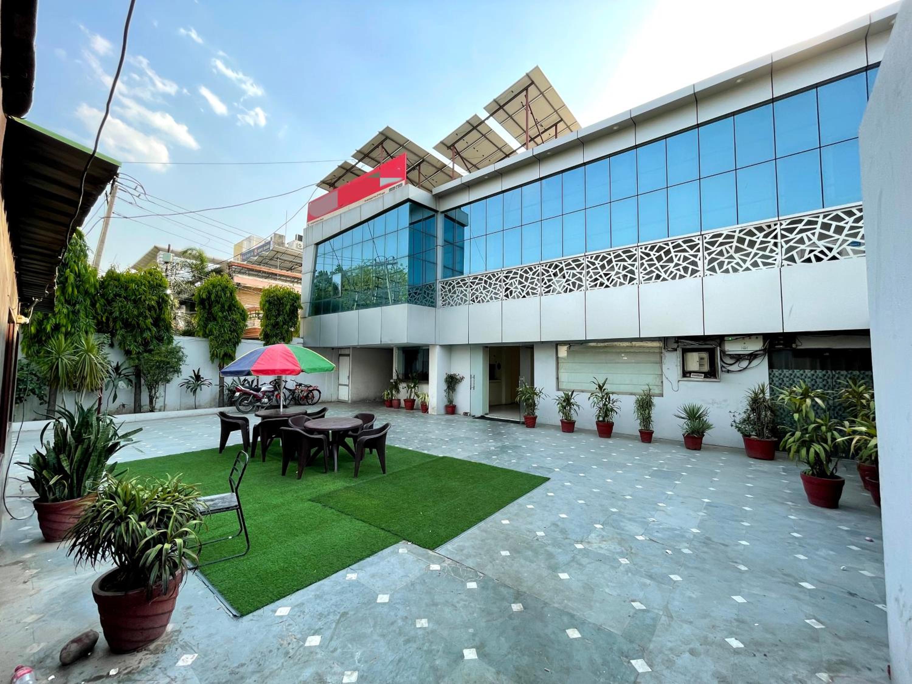 MALAYA HOUSE --Couples, Family, Corporate Favorite-- Near BMC Chowk ICONIC Mall