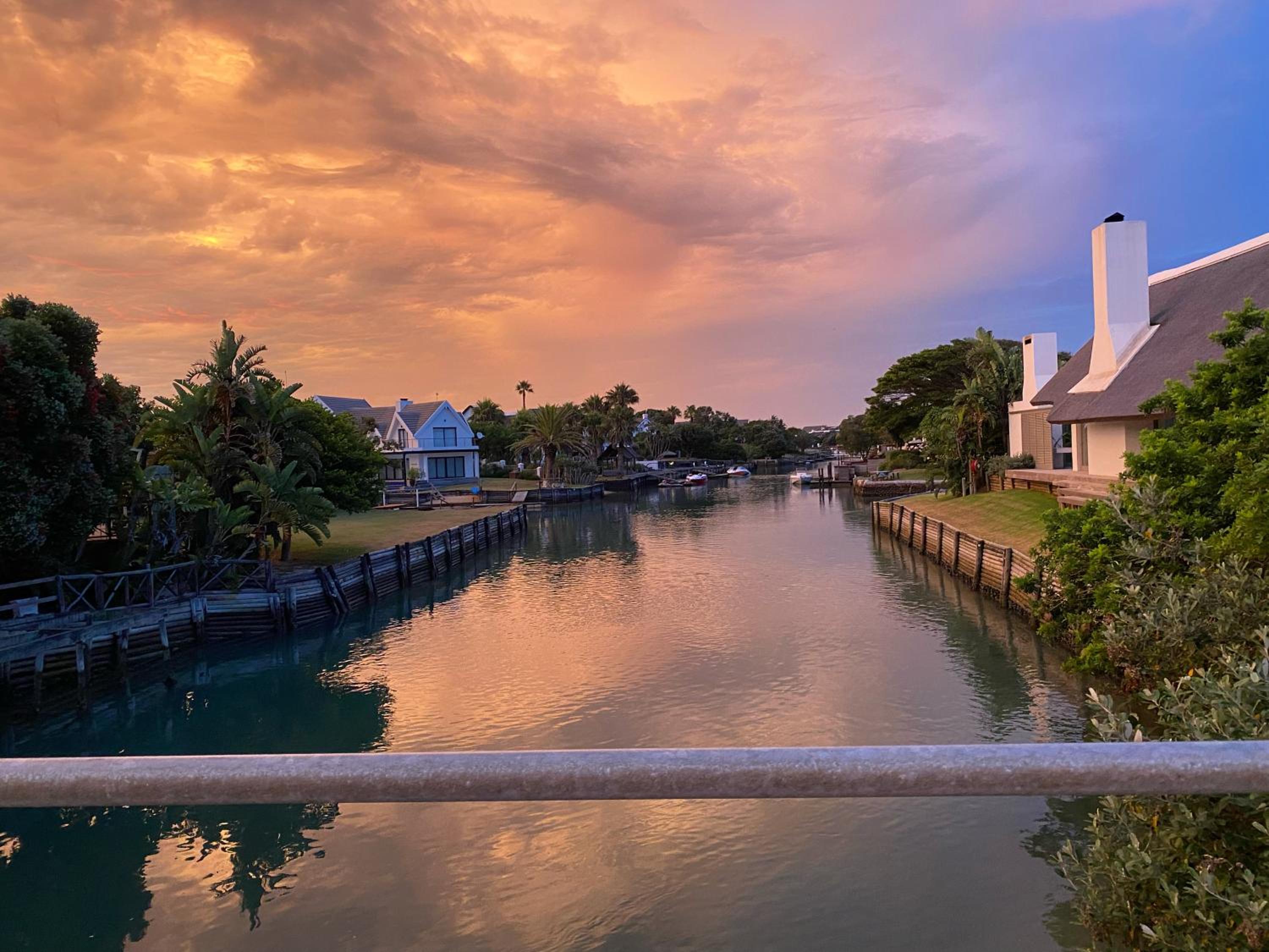 CANAL GUEST HOUSE - Waterfront Boutique B&B
