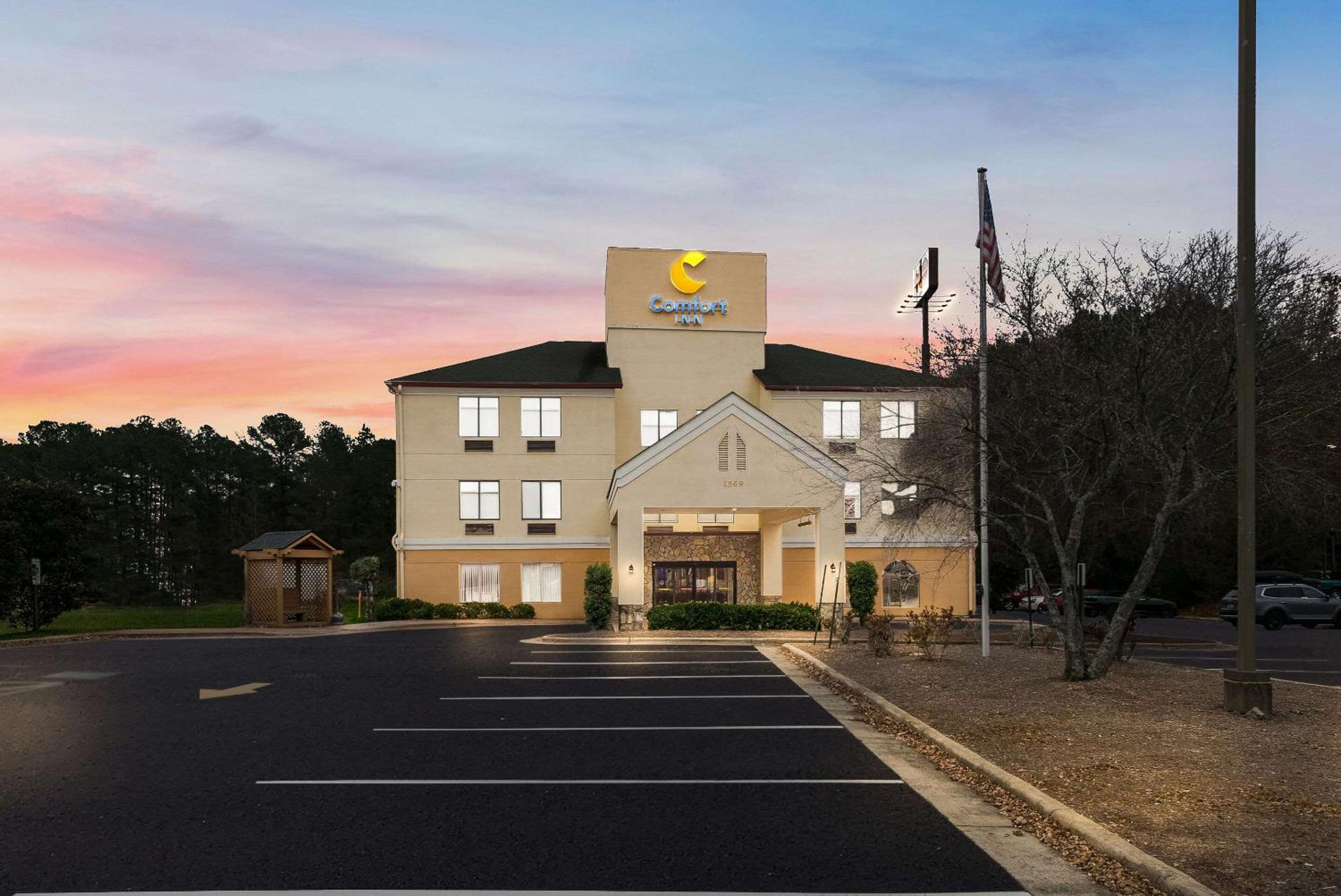 Comfort Inn Fayetteville I-95 view 4