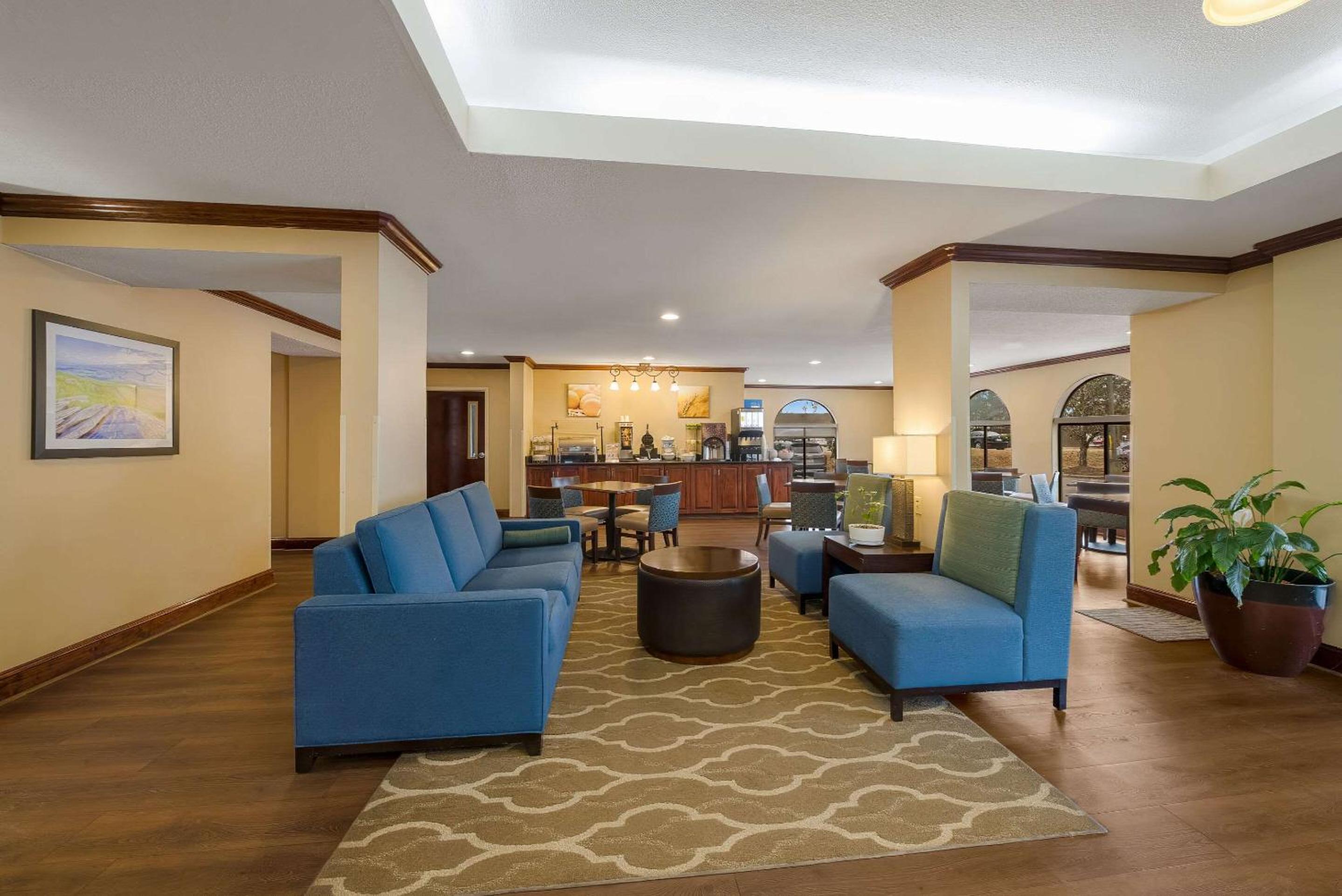 Comfort Inn Fayetteville I-95 view 5