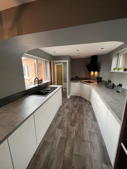 Modern 2 Bedroom Private Detached Cottage view 2