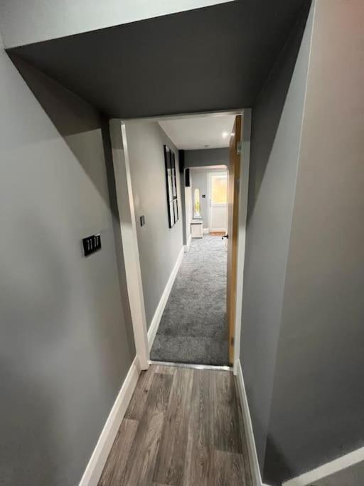 Modern 2 Bedroom Private Detached Cottage view 5