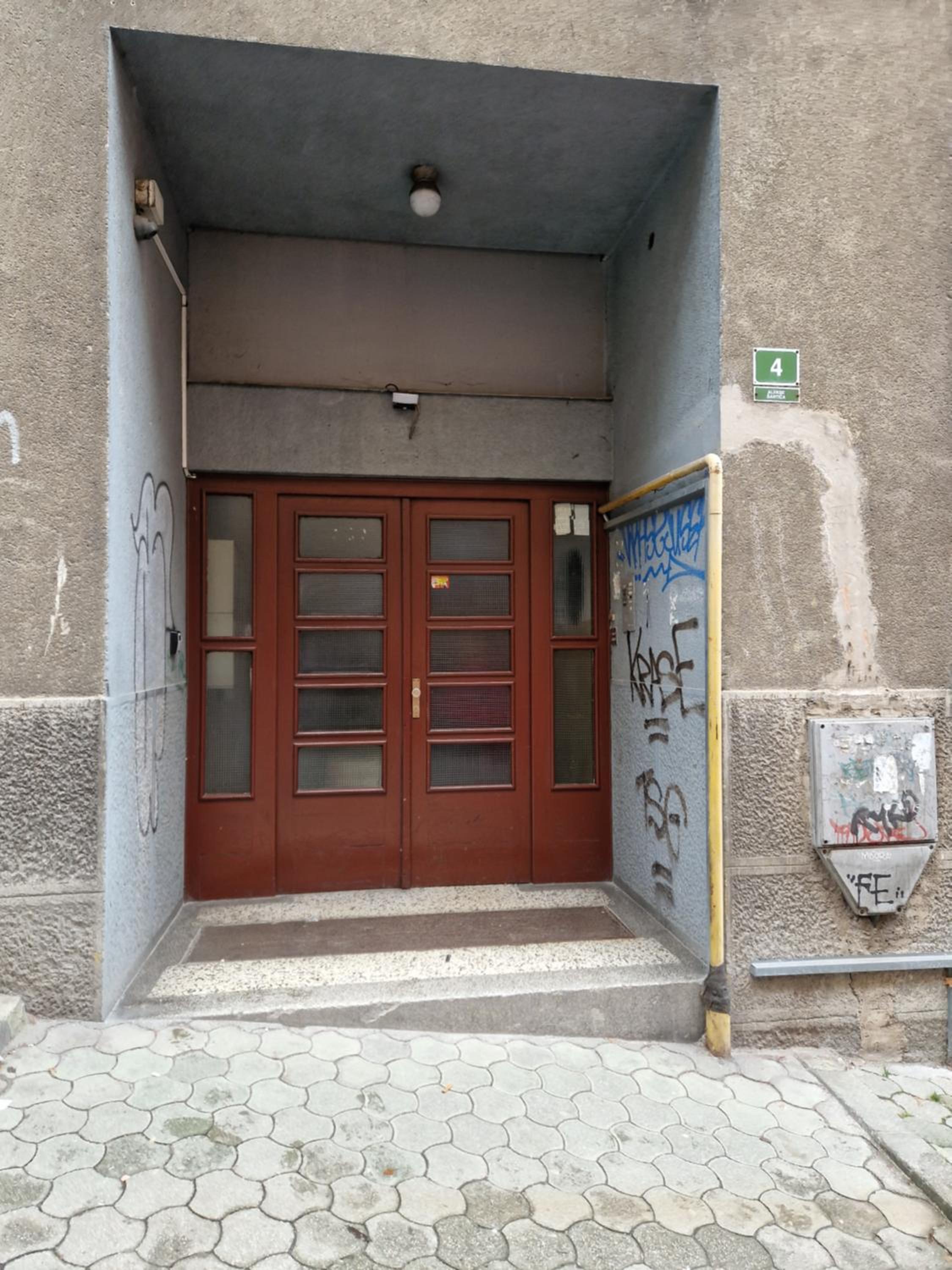 Una Apartment