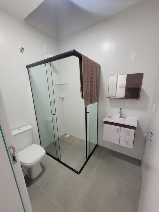 Casa com piscina e espaço gourmet 300m do mar