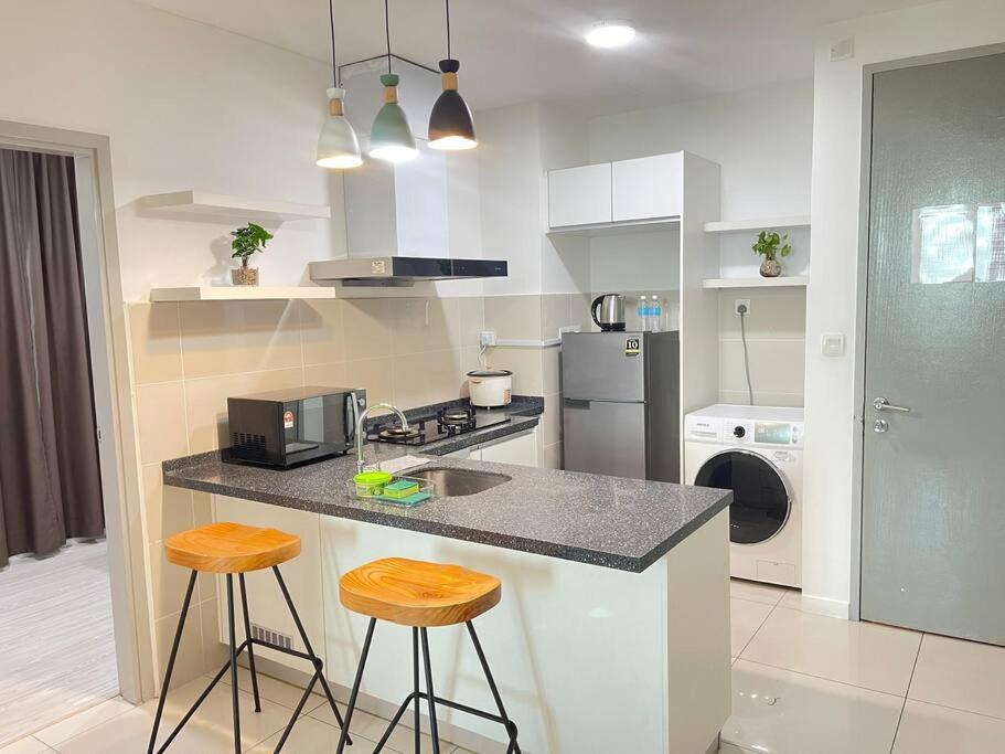 Sutera Avenue (2 rooms 5 Pax) Opposite Imago Mall photo 5