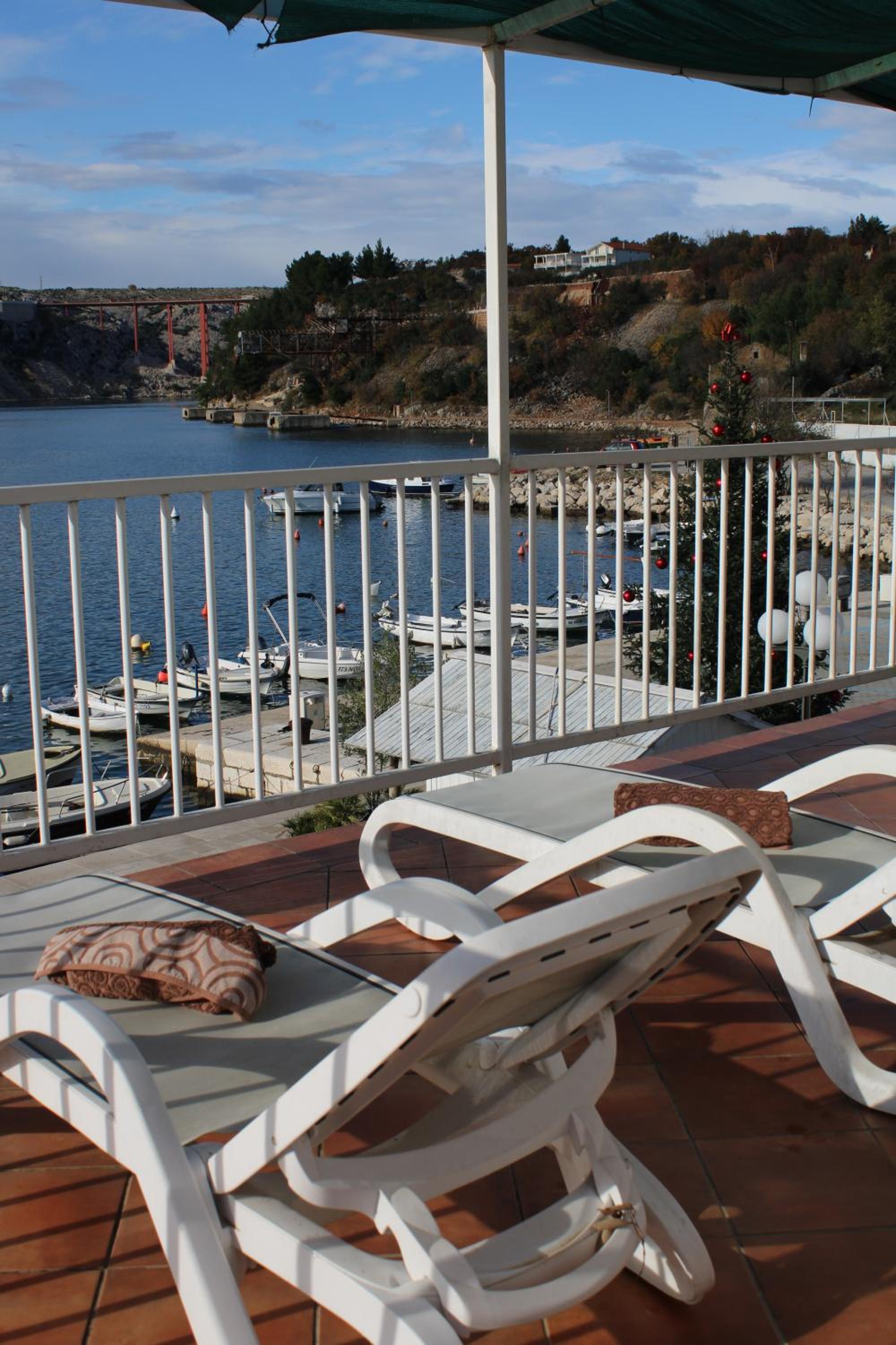 LuxeMarine Villa - First Row Whisper view 3