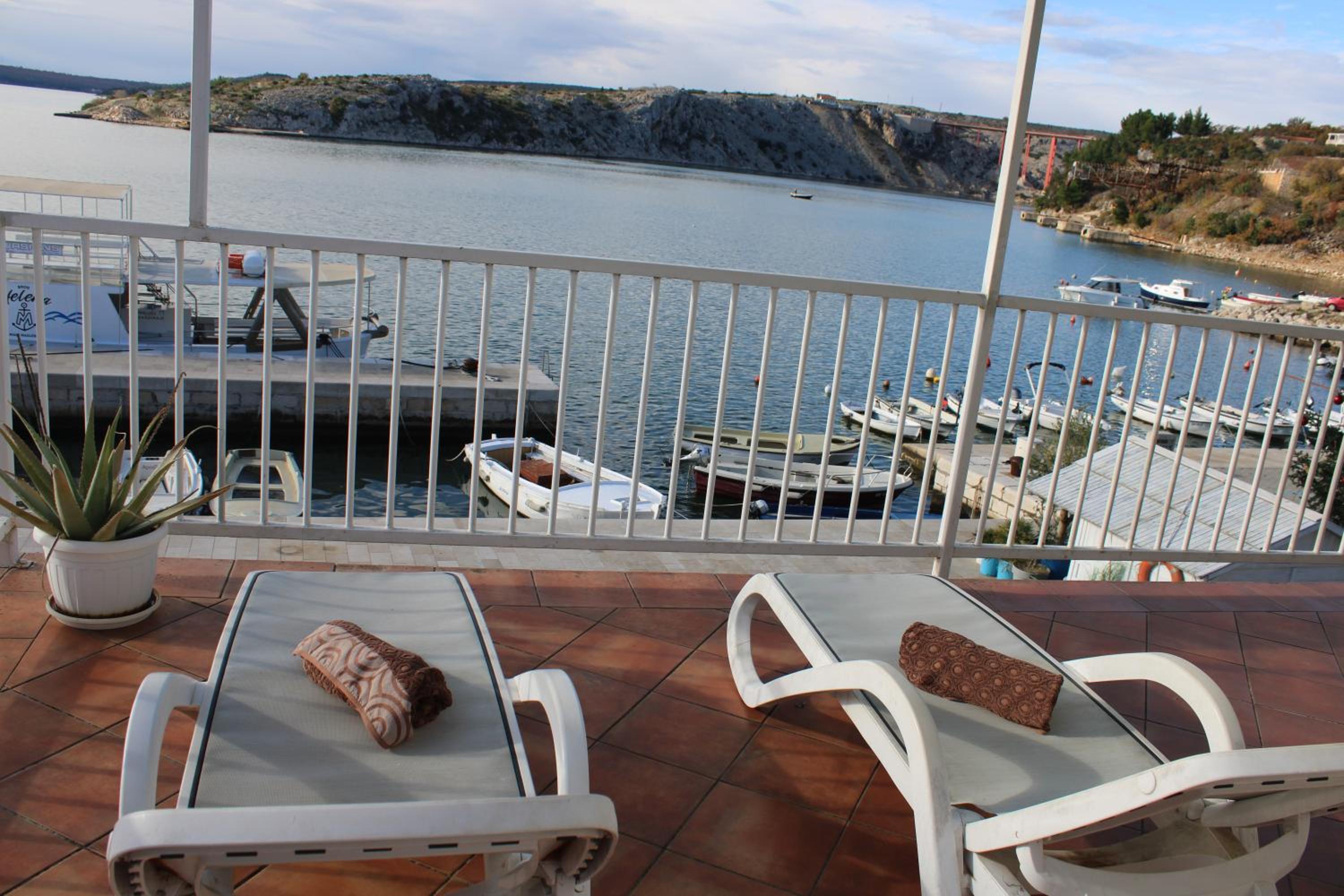 LuxeMarine Villa - First Row Whisper view 4