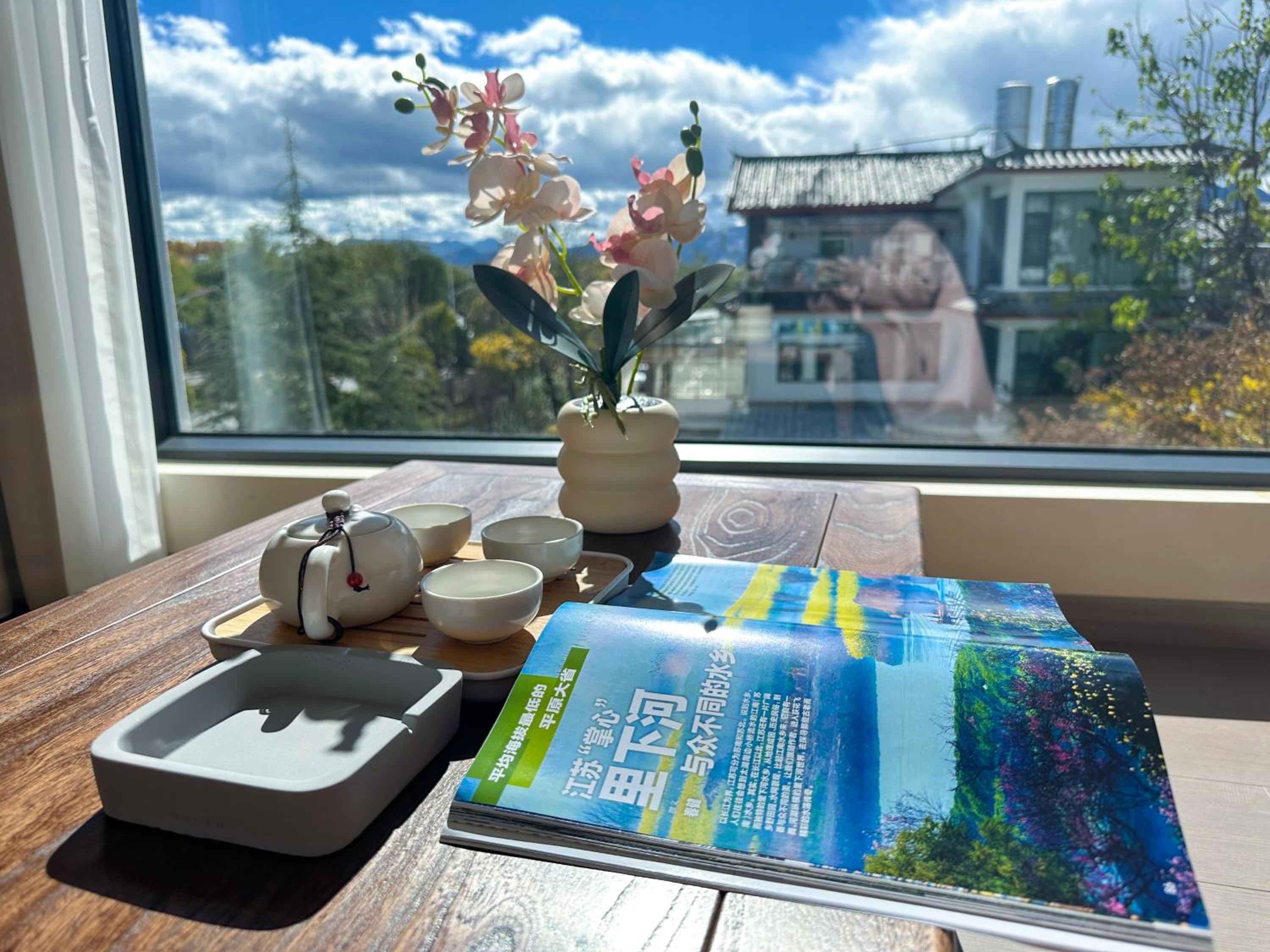 Lijiang Painted Mountain Cloud House Boutique B&B