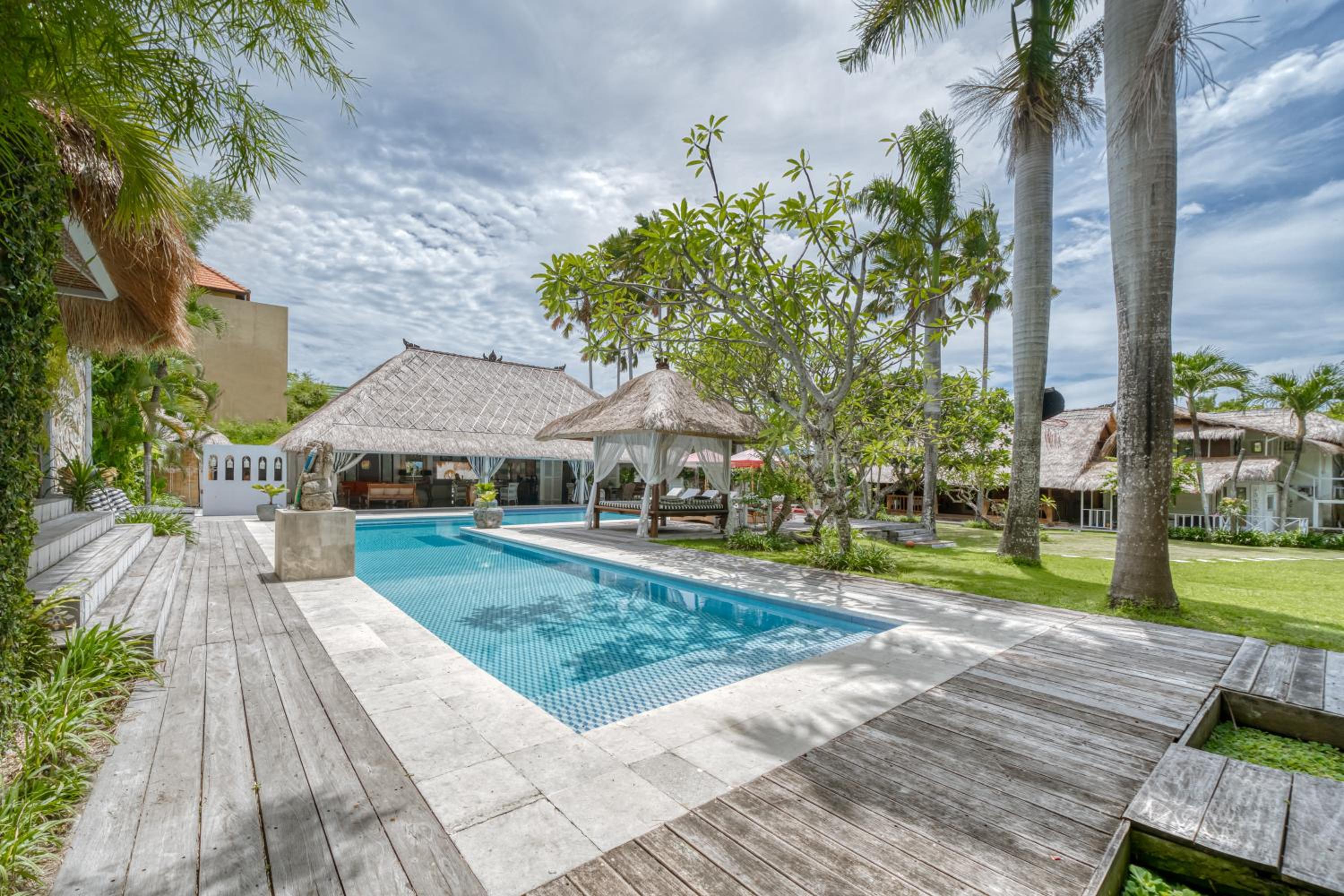 Villa Kalis, 10BR, Sleeps 24, Perfect for Groups, Best Value Seminyak photo 2