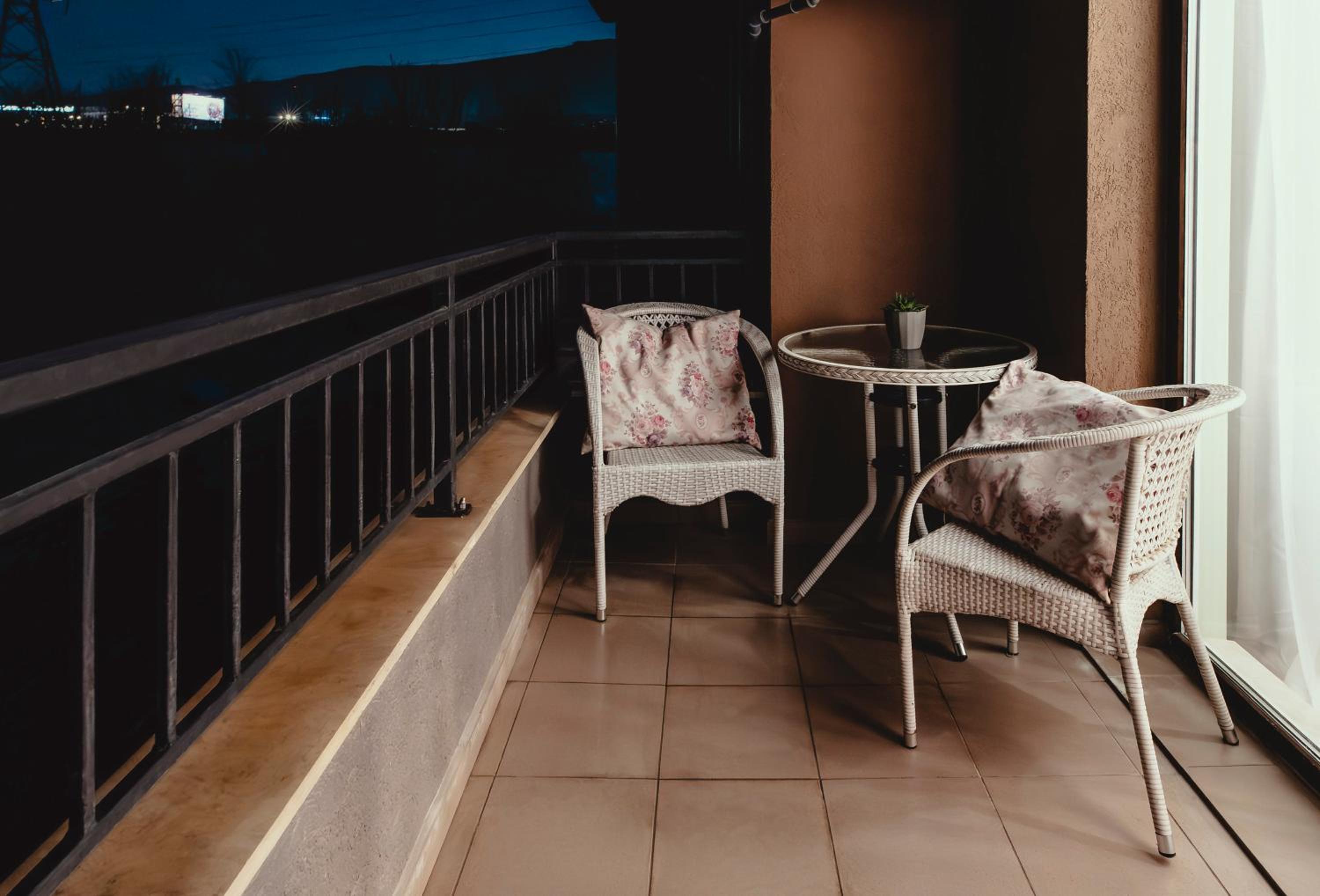 Elegant Living Apartment 1