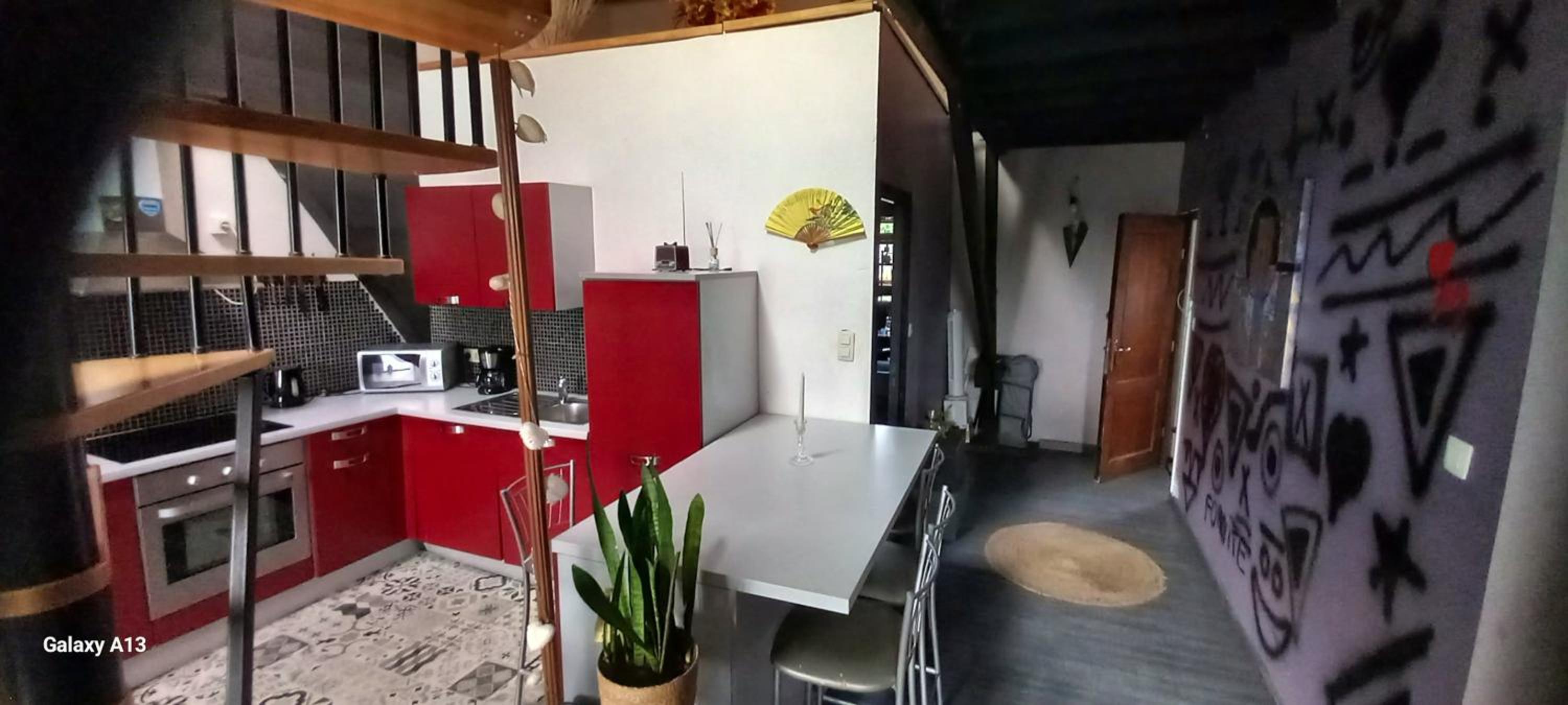 Spacious apartment in Frameries 94 m² with parking includeda