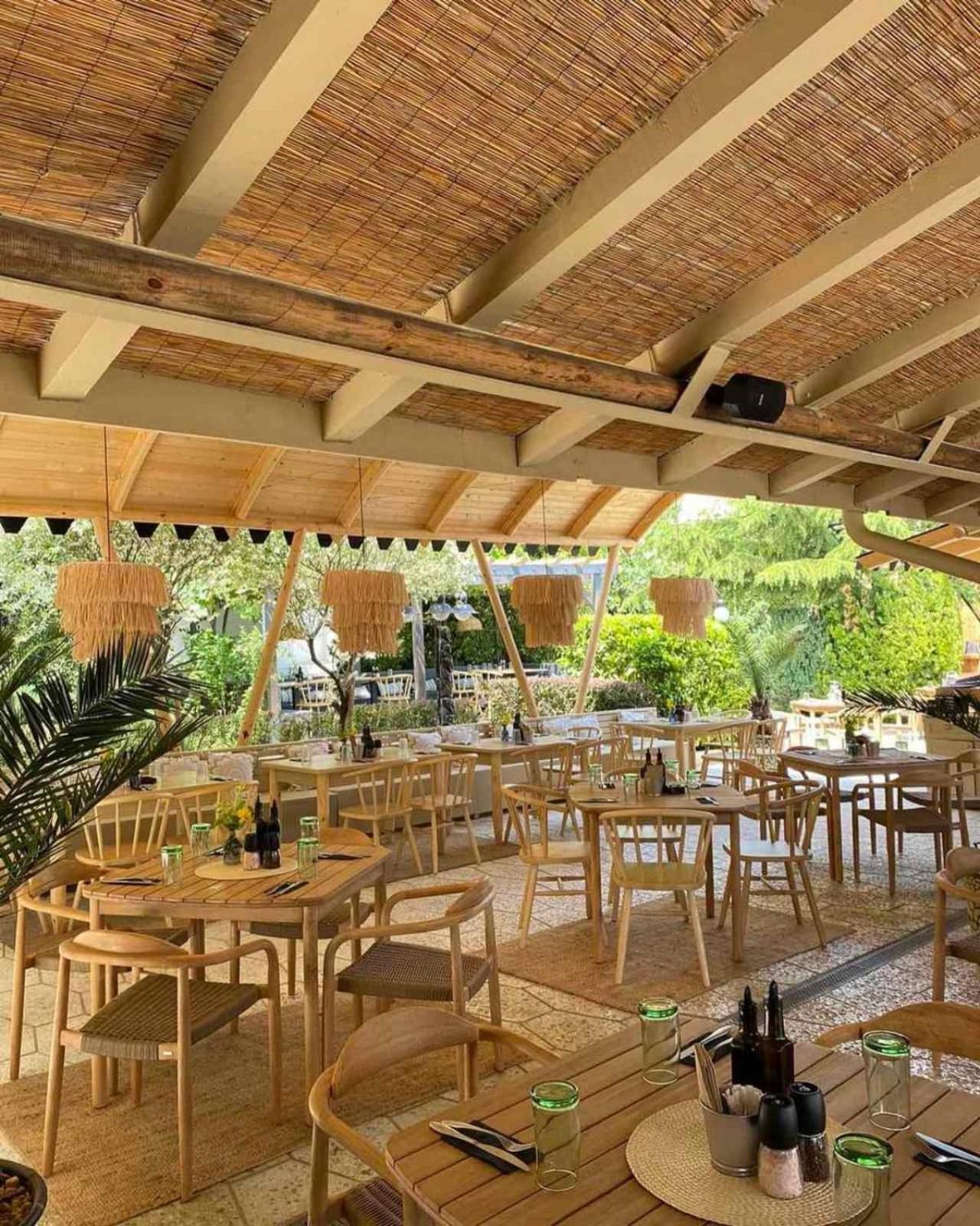 Luxury Villas Giardino Lozenetz view 3
