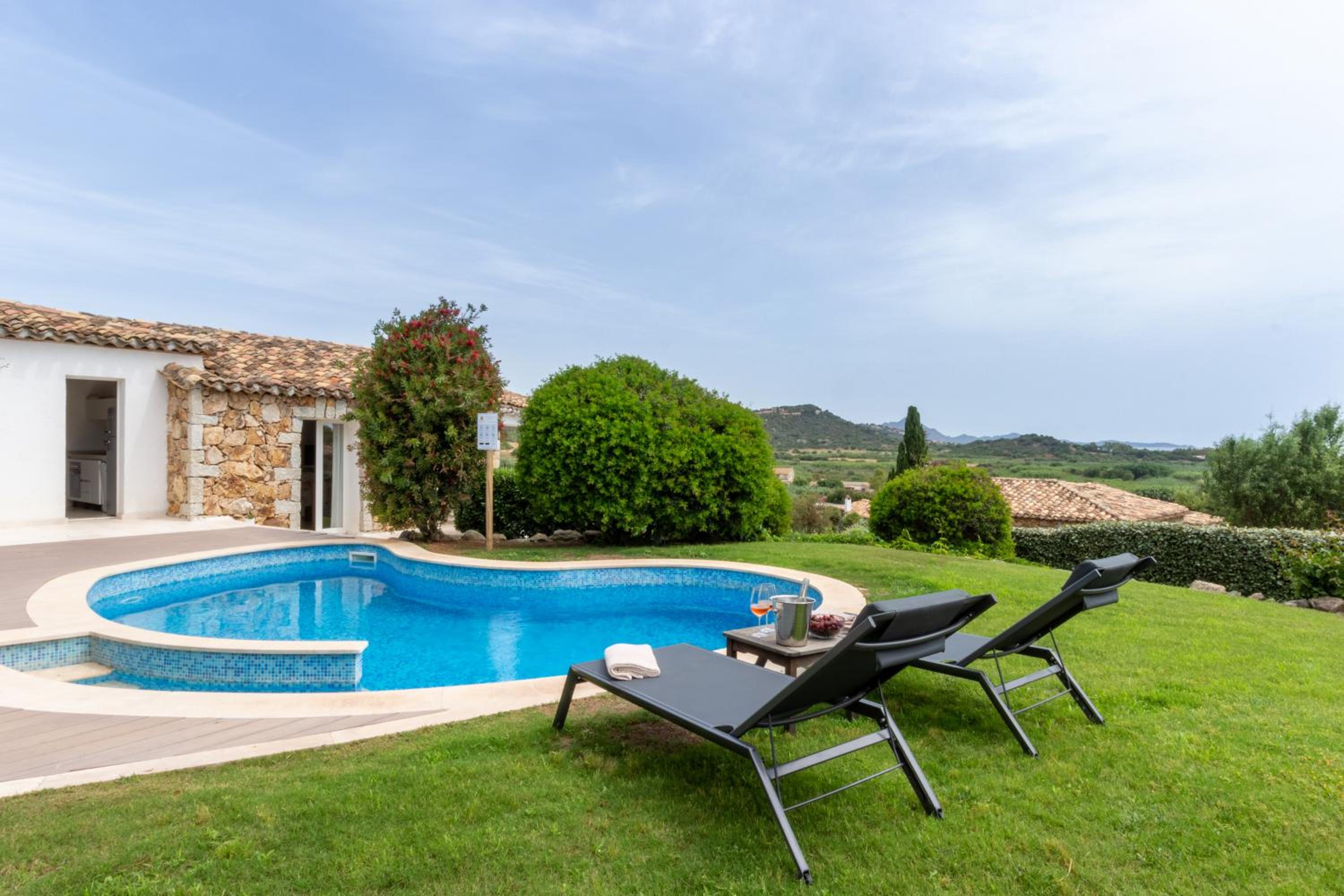 Villa Gelsomino a soli 500 mt dal mare con piscina privata e vista mare view 3