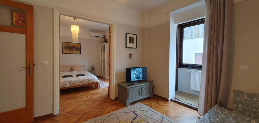 Elegant apartment near Rosetti Square view 2