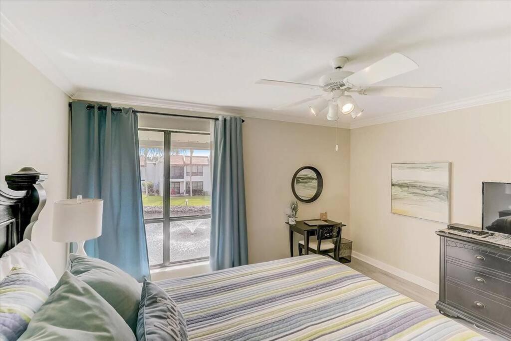 Anna Maria Island Bliss, Sunsets, Sand & Large Heated Pool view 5