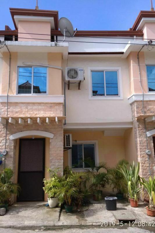2 storey house for rent