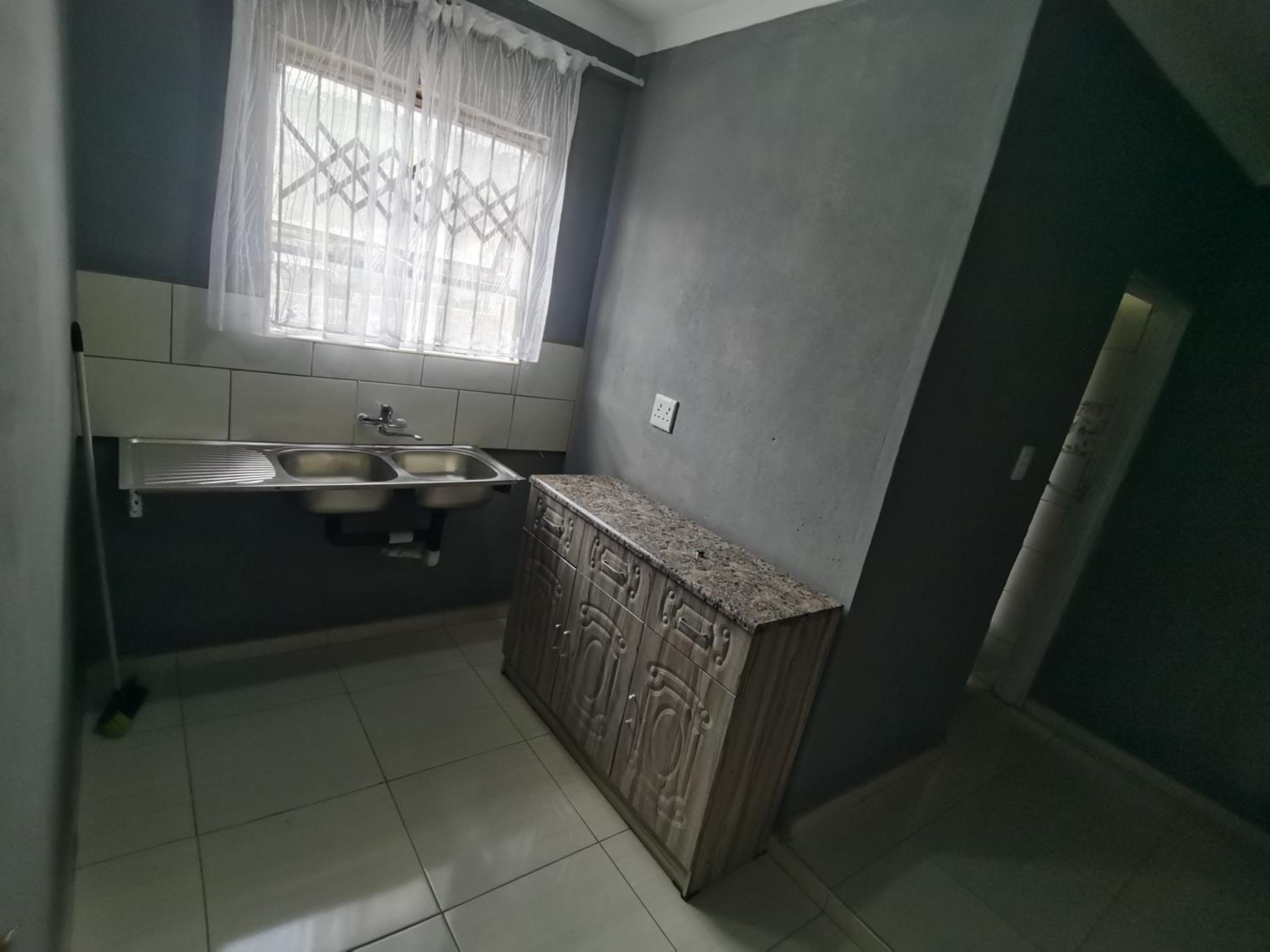 JMD & FIVHILINI GUEST HOUSE view 2