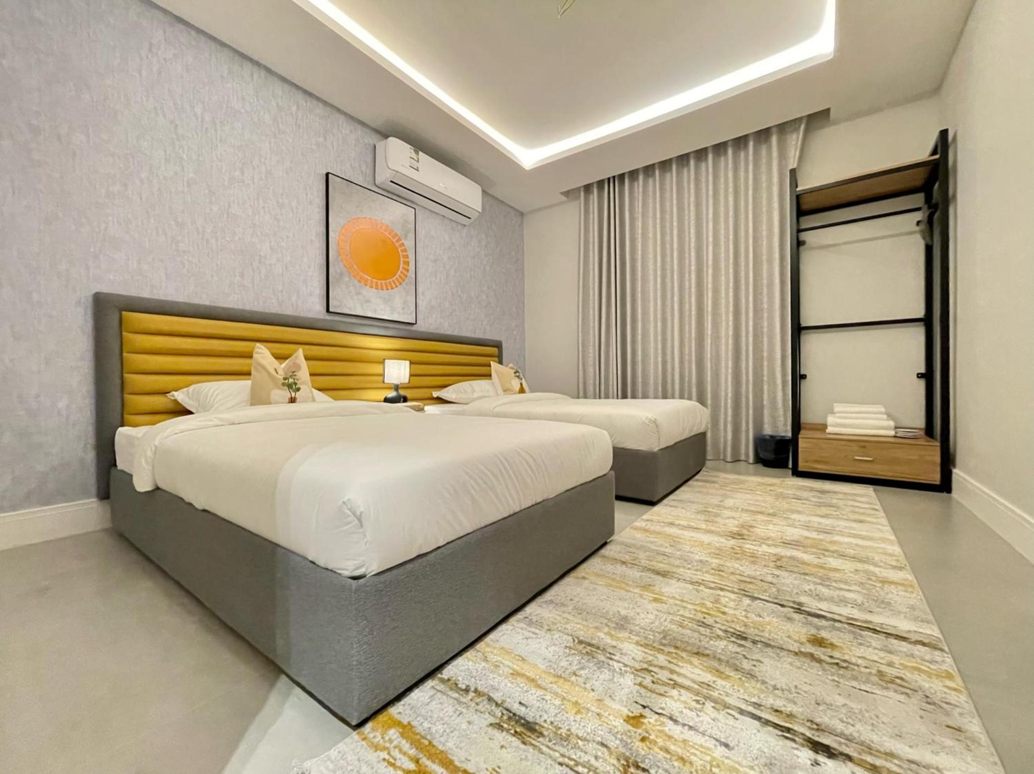 C Living - Executive - AQIQ