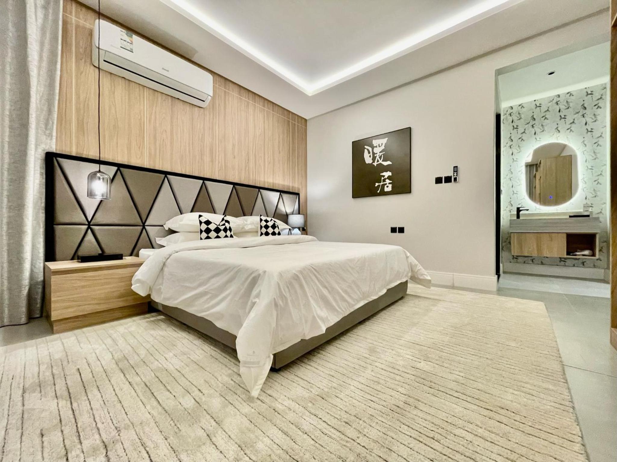 C Living - Executive - AQIQ