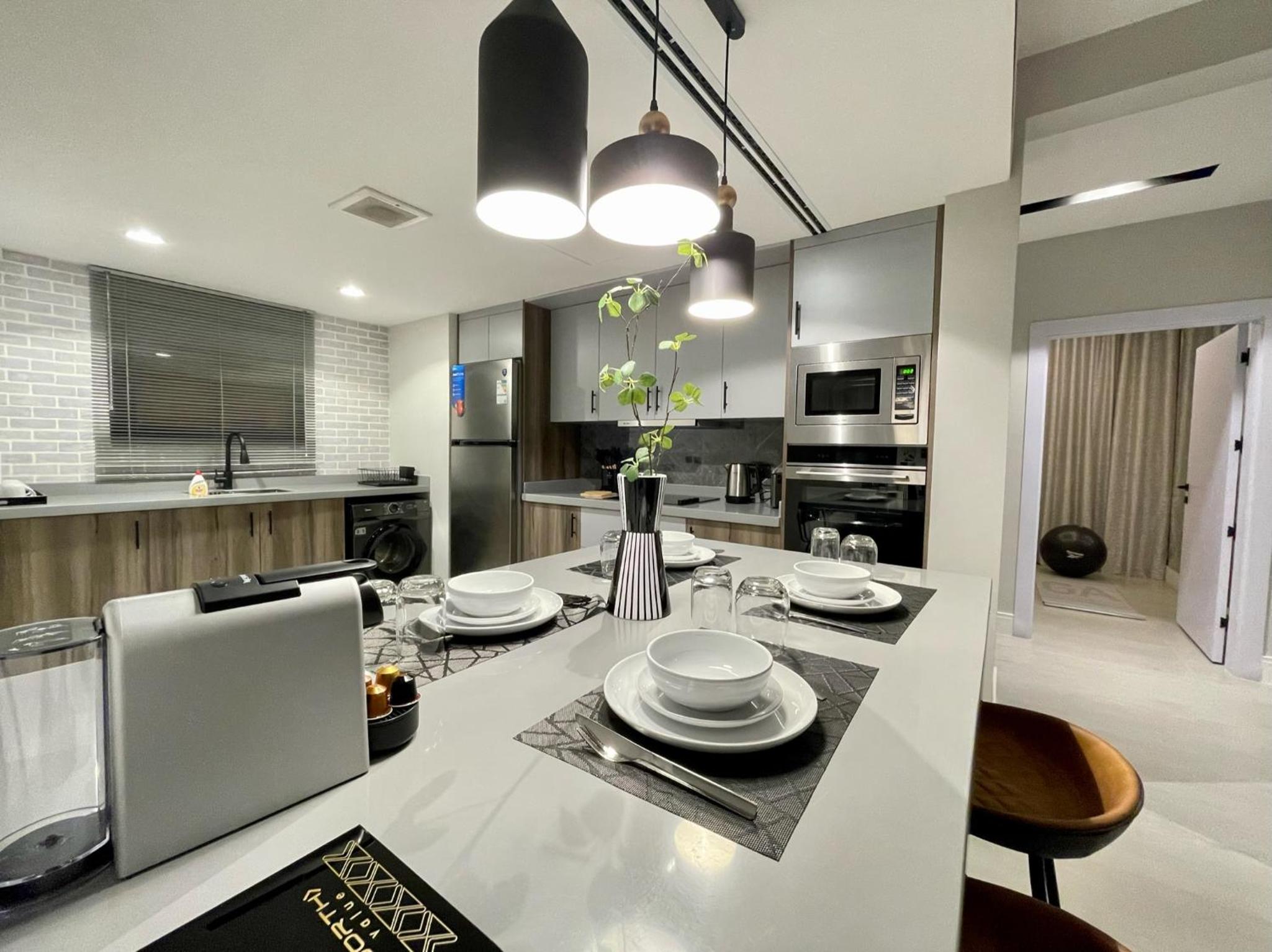 C Living - Executive - AQIQ