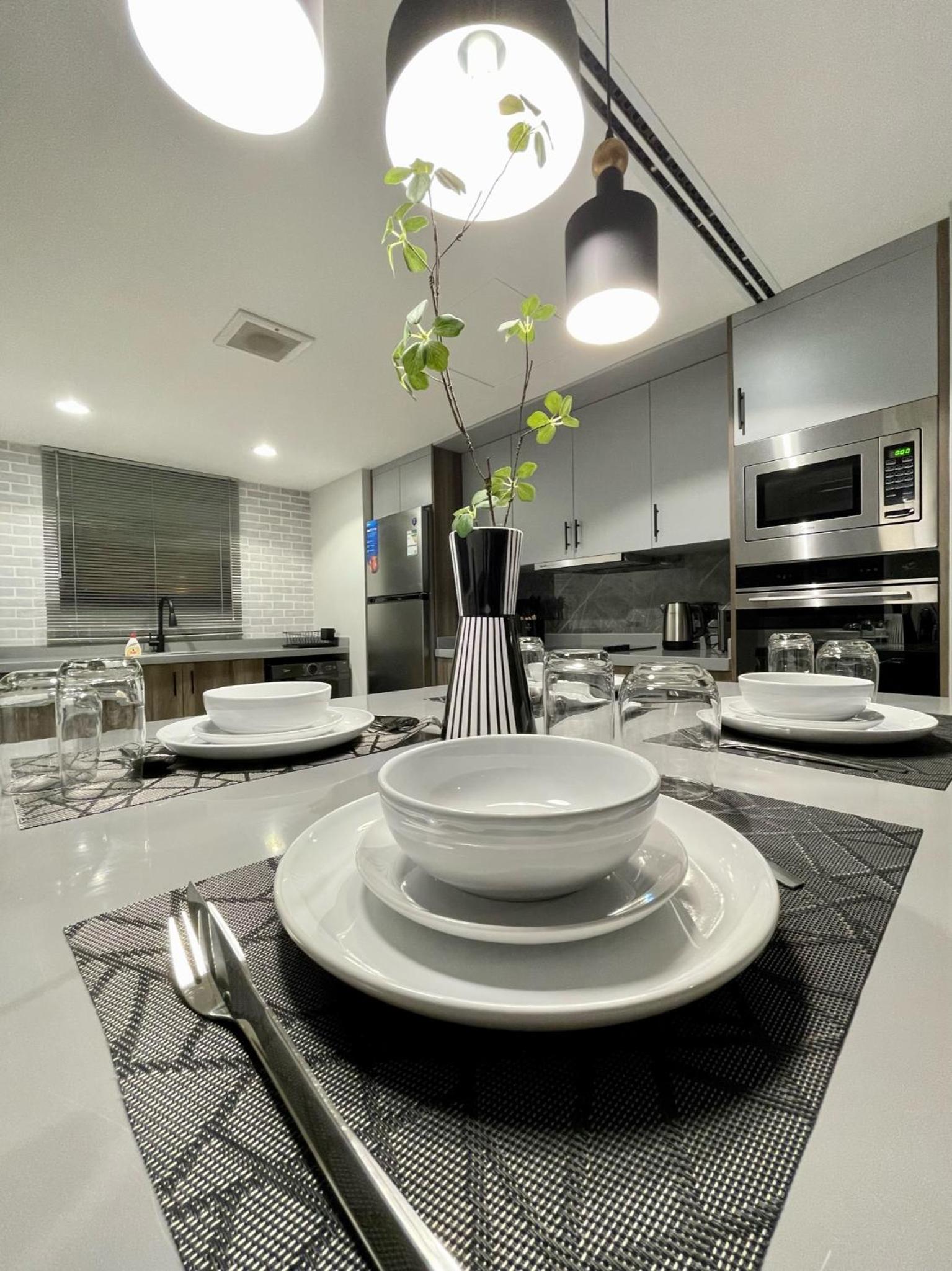 C Living - Executive - AQIQ