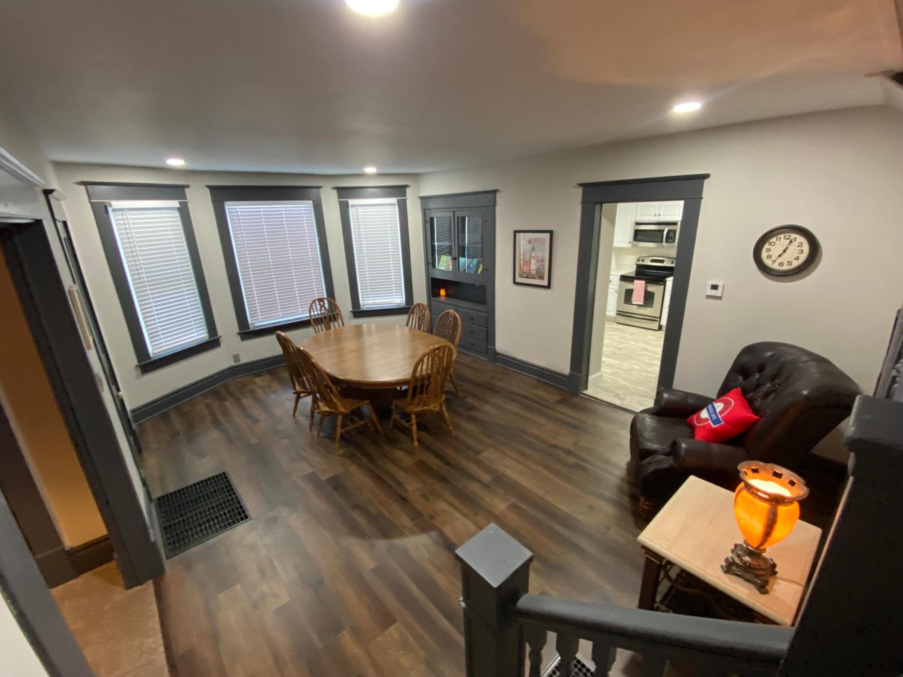 Red Door - The London Maisonette view 5