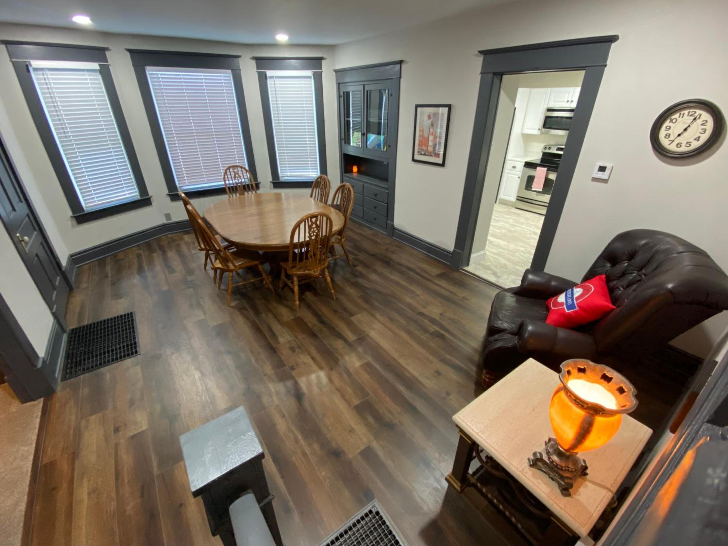 Red Door - The London Maisonette view 4