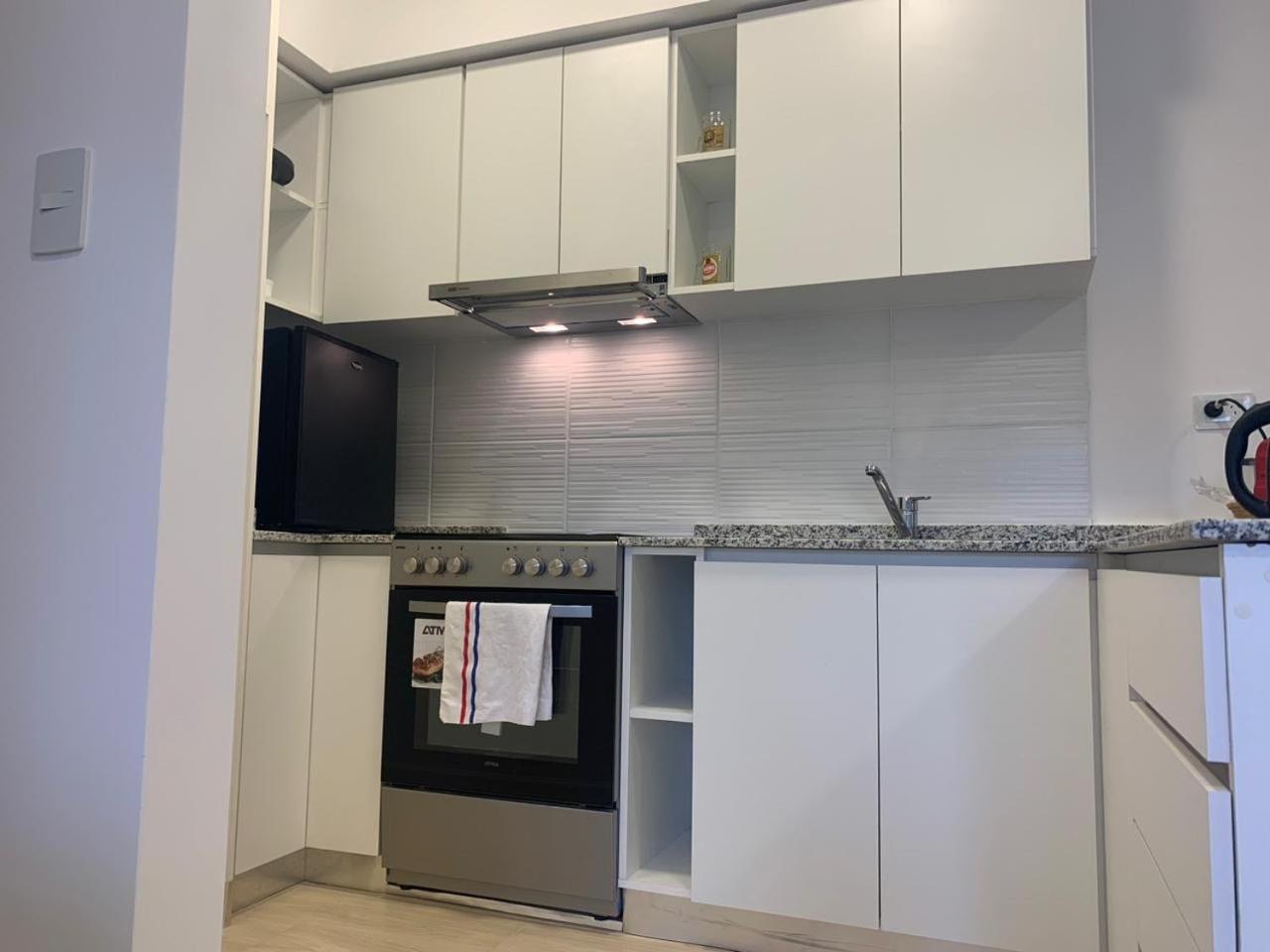 Altos de la Cañada en Moreno — kitchen