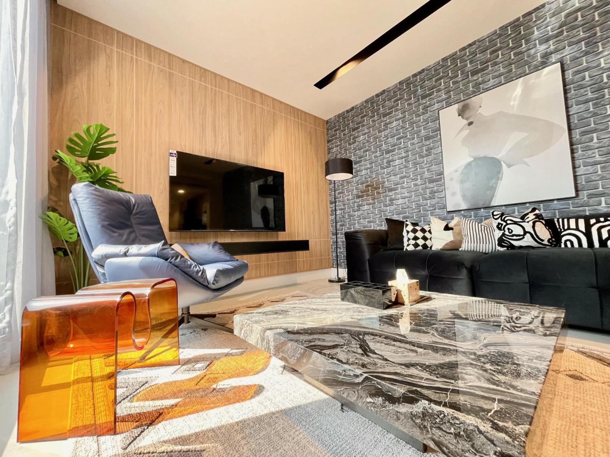 C Living - Executive - AQIQ