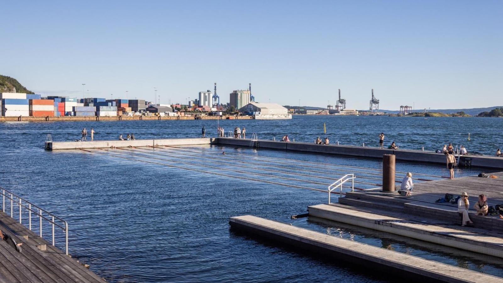 Modern 3bed room sea view apartment @ Oslo Barcode