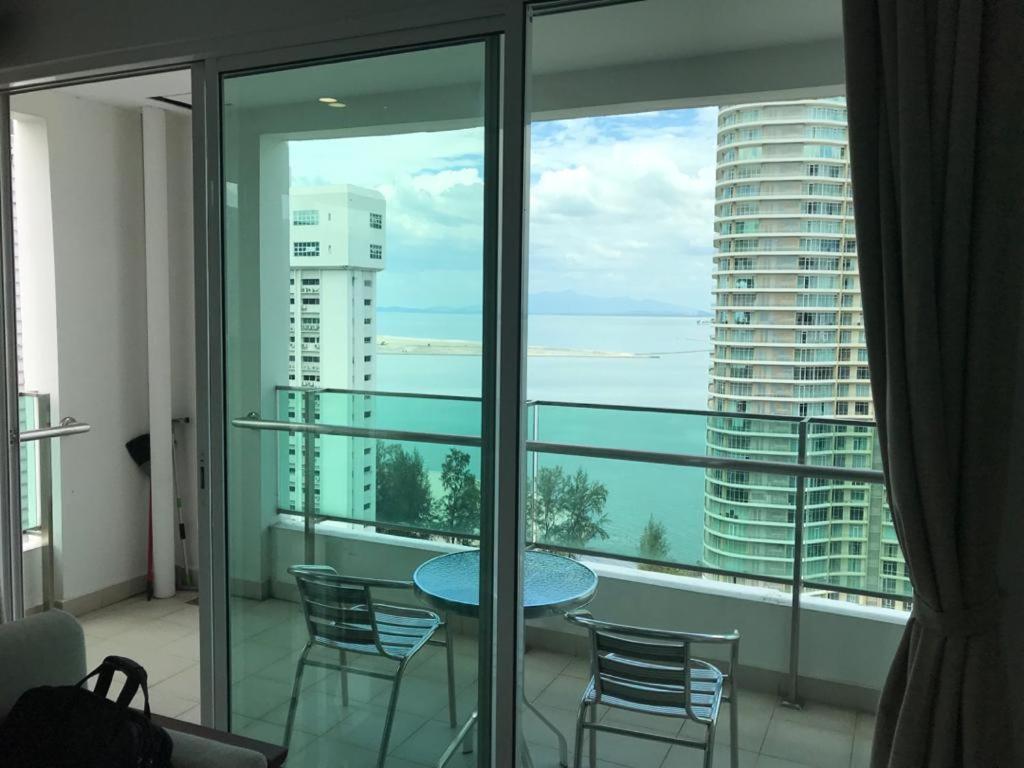 Seaview Condo 2Bedroom +2BR with city view photo 2