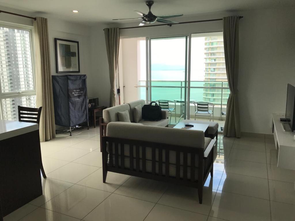 Seaview Condo 2Bedroom +2BR with city view photo 5