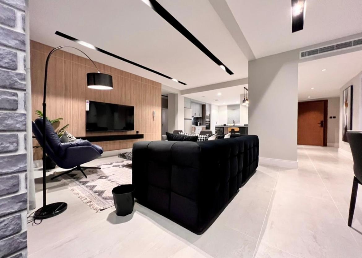 C Living - Executive - AQIQ