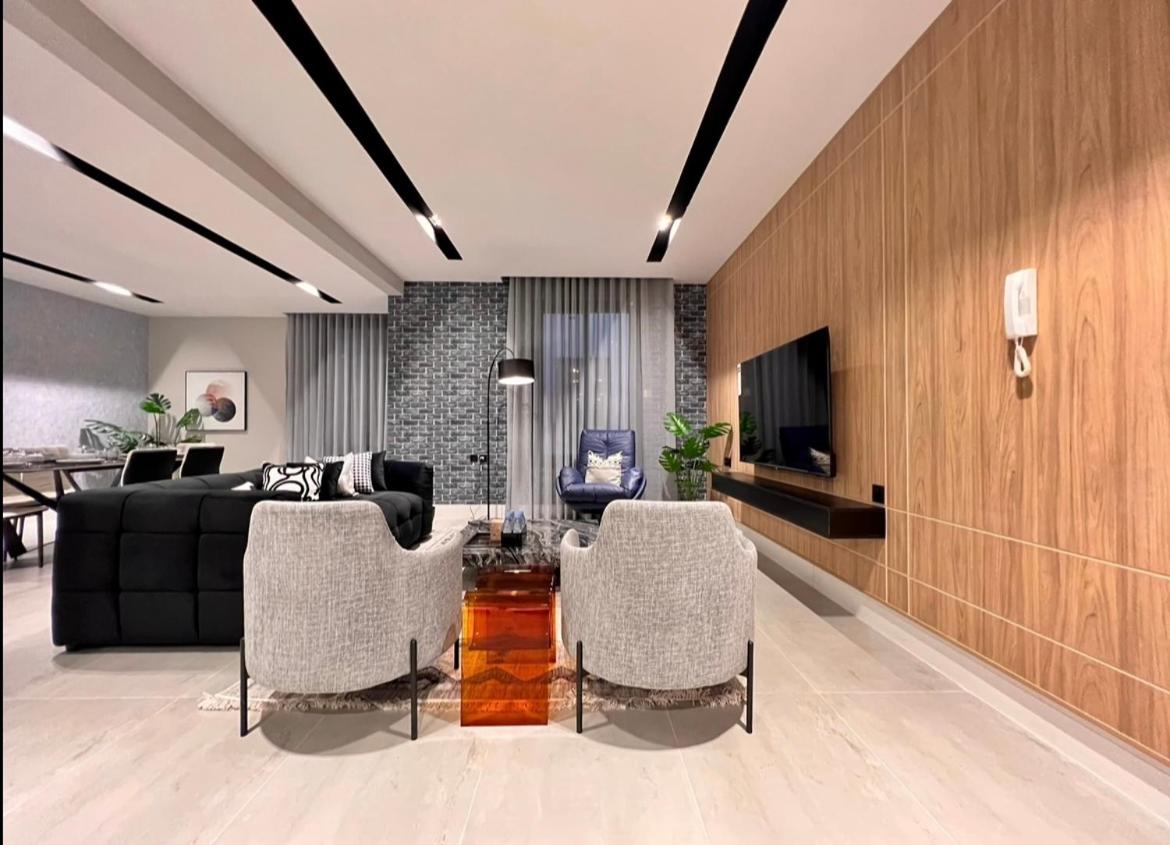 C Living - Executive - AQIQ