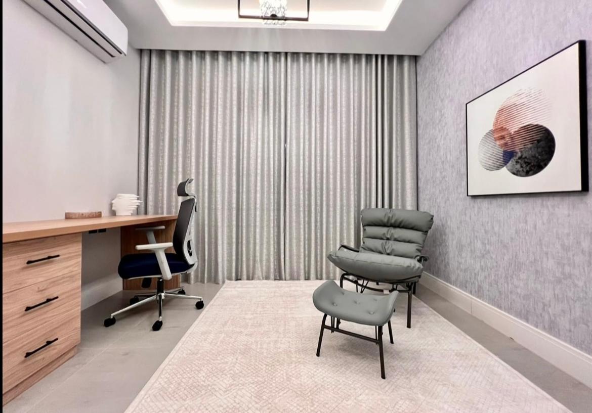 C Living - Executive - AQIQ